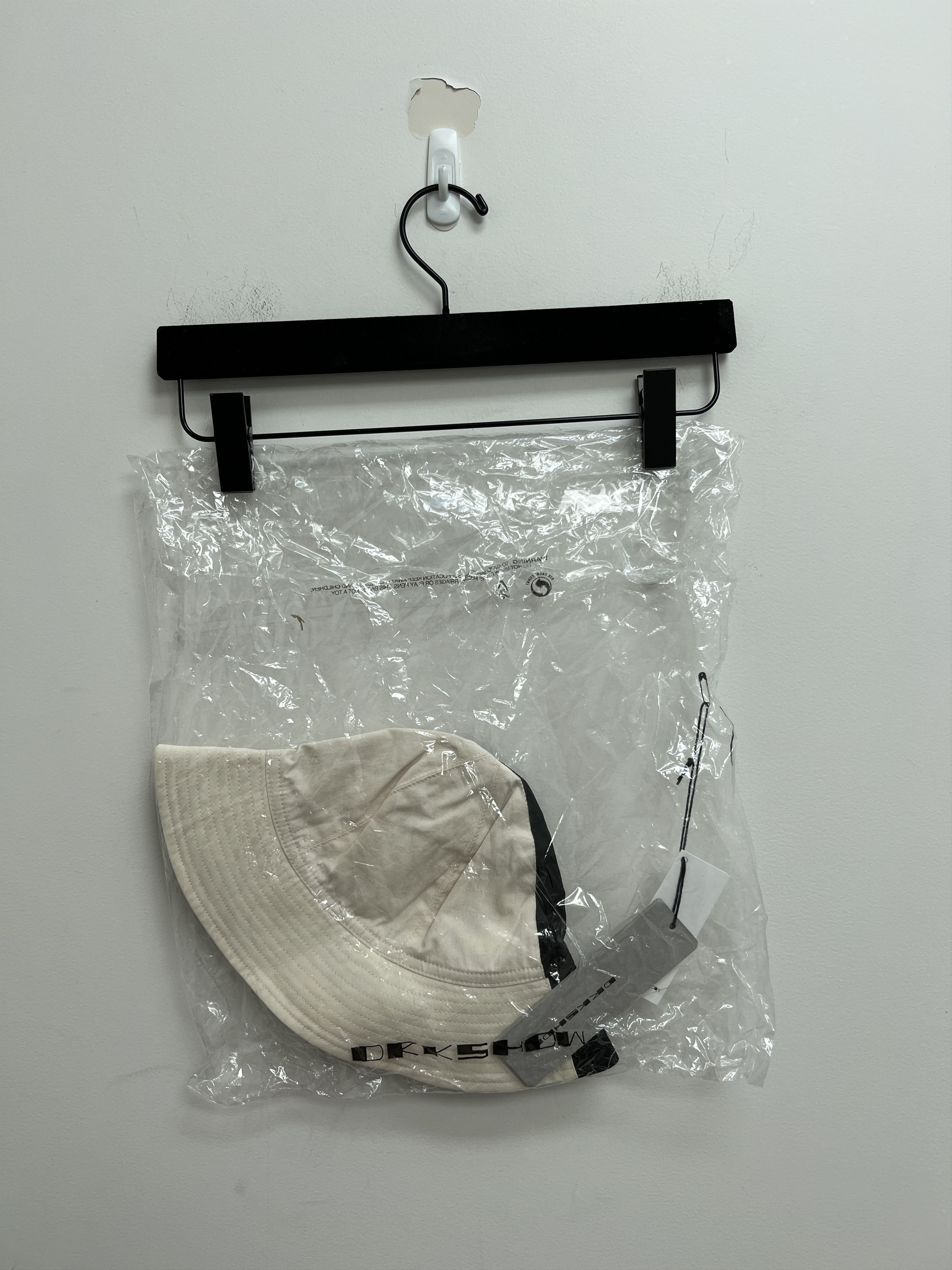Rick Owens Drkshdw gilligan 2 tone bucket hat black milk Size ONE SIZE - 2 Thumbnail