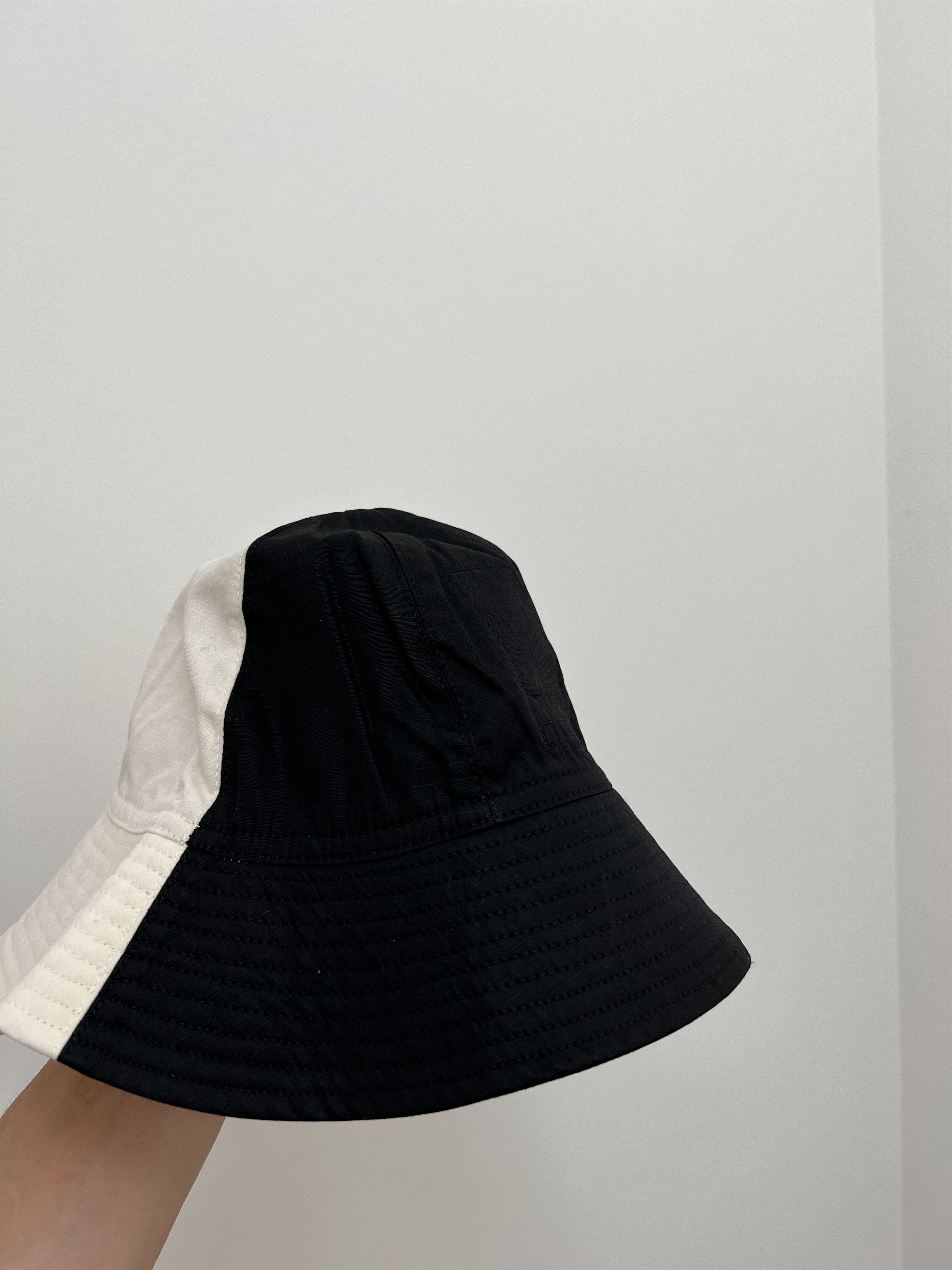Rick Owens Drkshdw gilligan 2 tone bucket hat black milk Size ONE SIZE - 8 Thumbnail