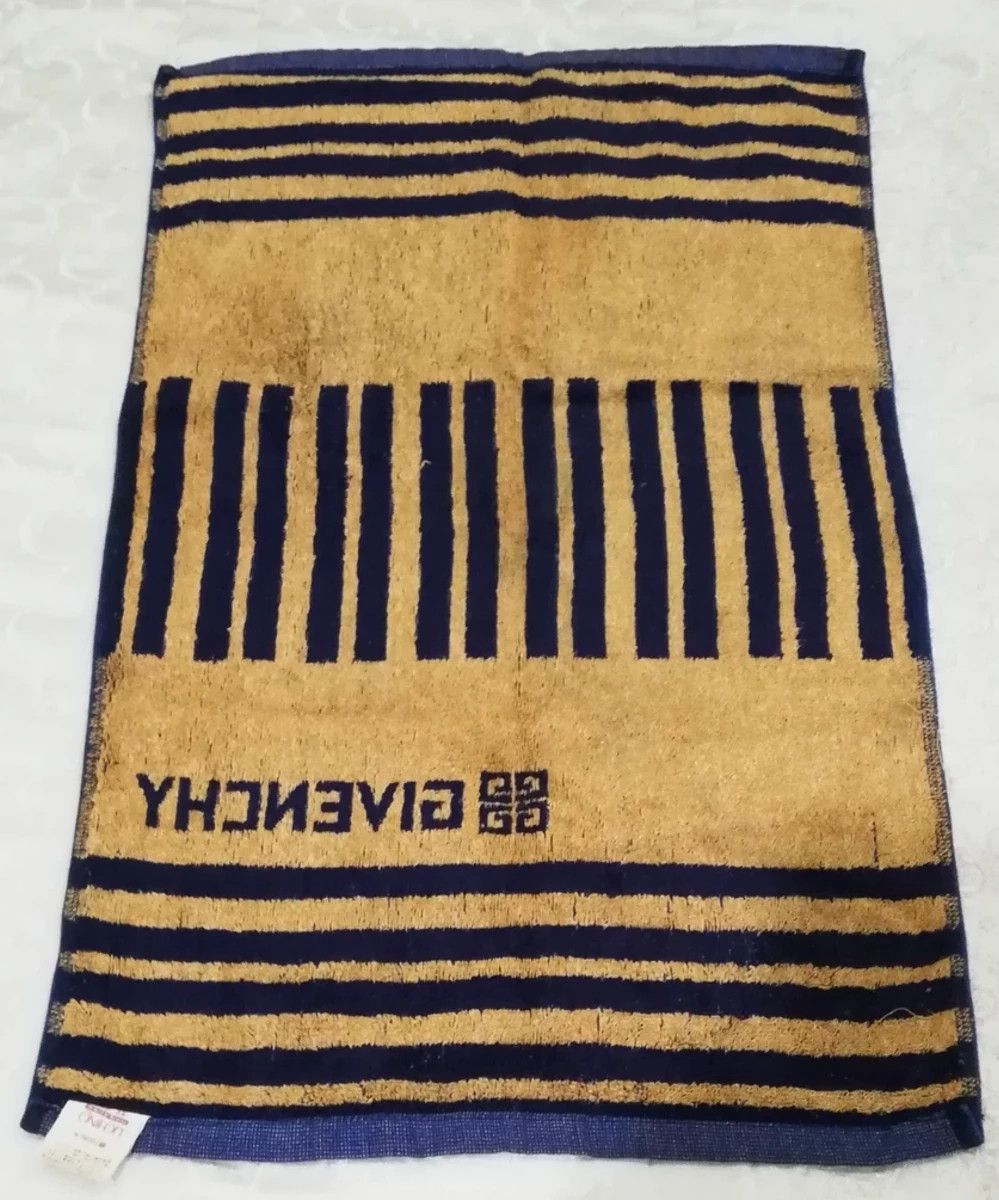Givenchy Givenchy Gym Towel Size ONE SIZE - 3 Thumbnail