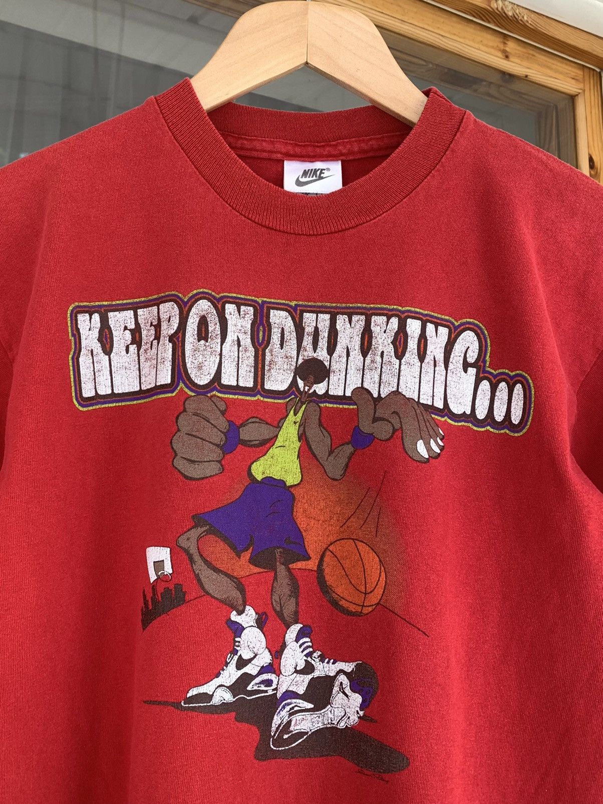 Vintage Nike Vintage 90s KEEP ON DUNKING T-Shirt Size S Size US S / EU 44-46 / 1 - 3 Thumbnail