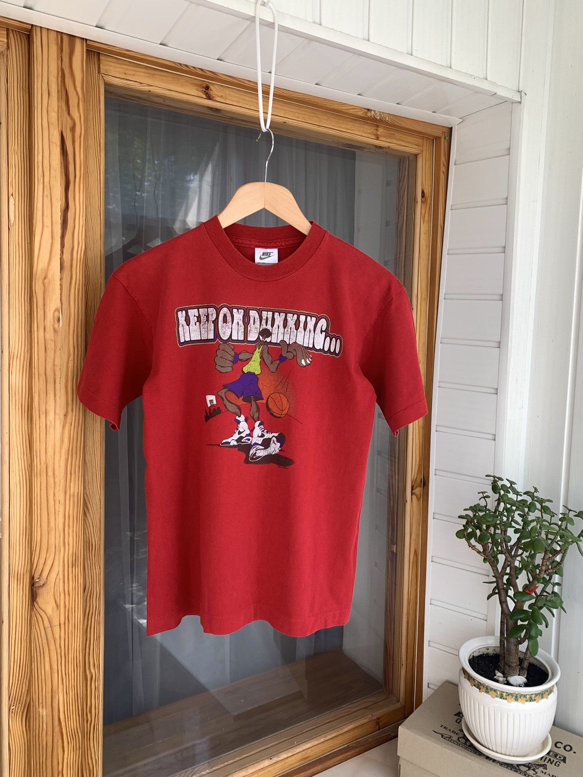 Vintage Nike Vintage 90s KEEP ON DUNKING T-Shirt Size S Size US S / EU 44-46 / 1 - 1 Thumbnail
