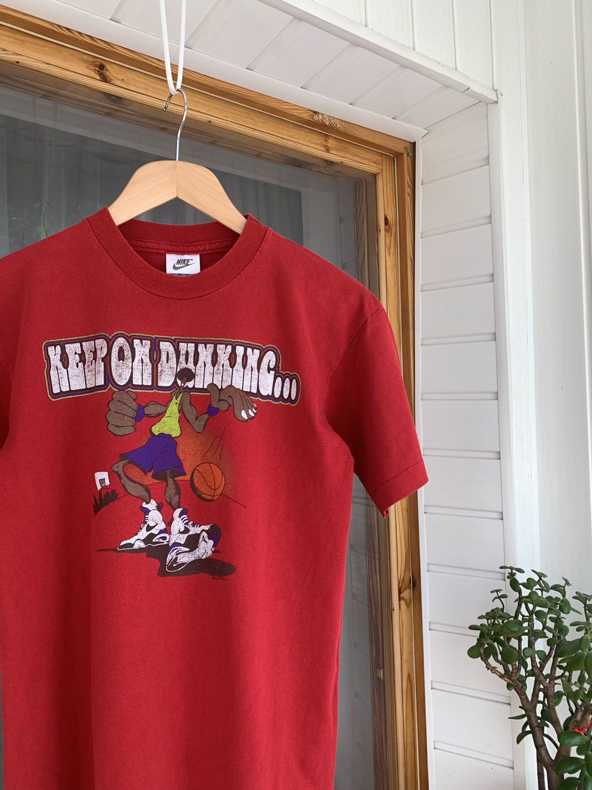 Vintage Nike Vintage 90s KEEP ON DUNKING T-Shirt Size S Size US S / EU 44-46 / 1 - 2 Thumbnail