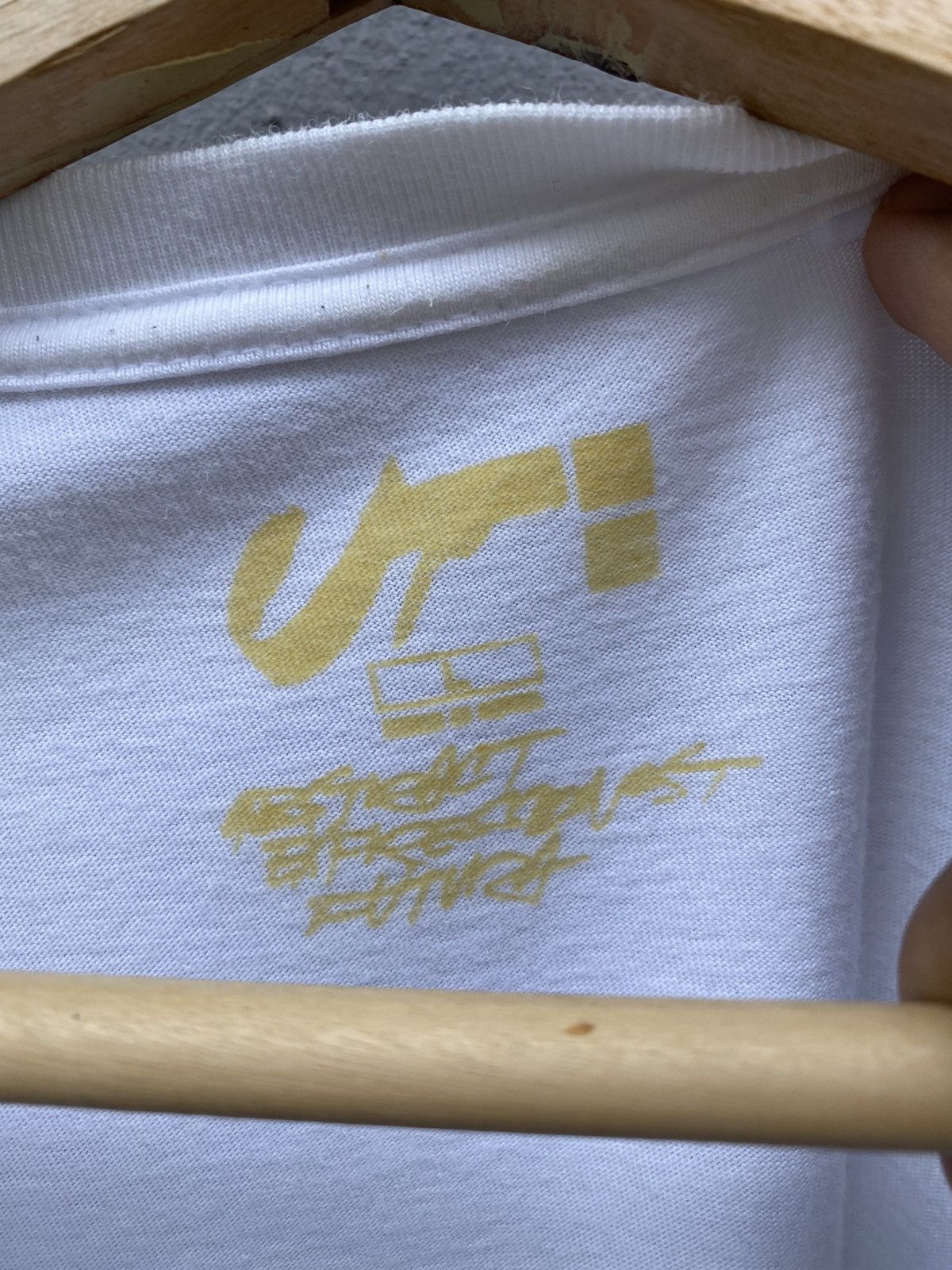 Designer × Futura × Japanese Brand SS2017 uniqlo x futura laboratories atoms graffiti tee Size US L / EU 52-54 / 3 - 8 Thumbnail