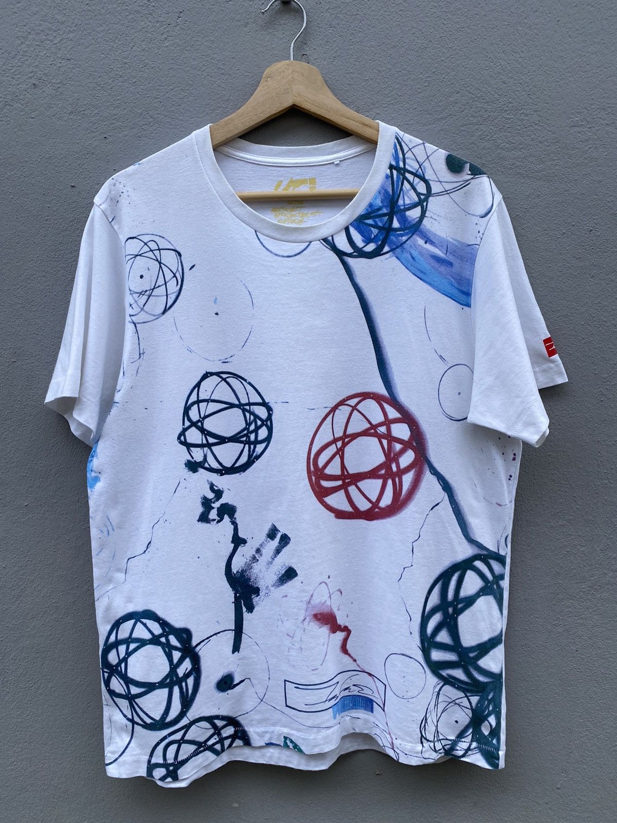 Designer × Futura × Japanese Brand SS2017 uniqlo x futura laboratories atoms graffiti tee Size US L / EU 52-54 / 3 - 2 Thumbnail