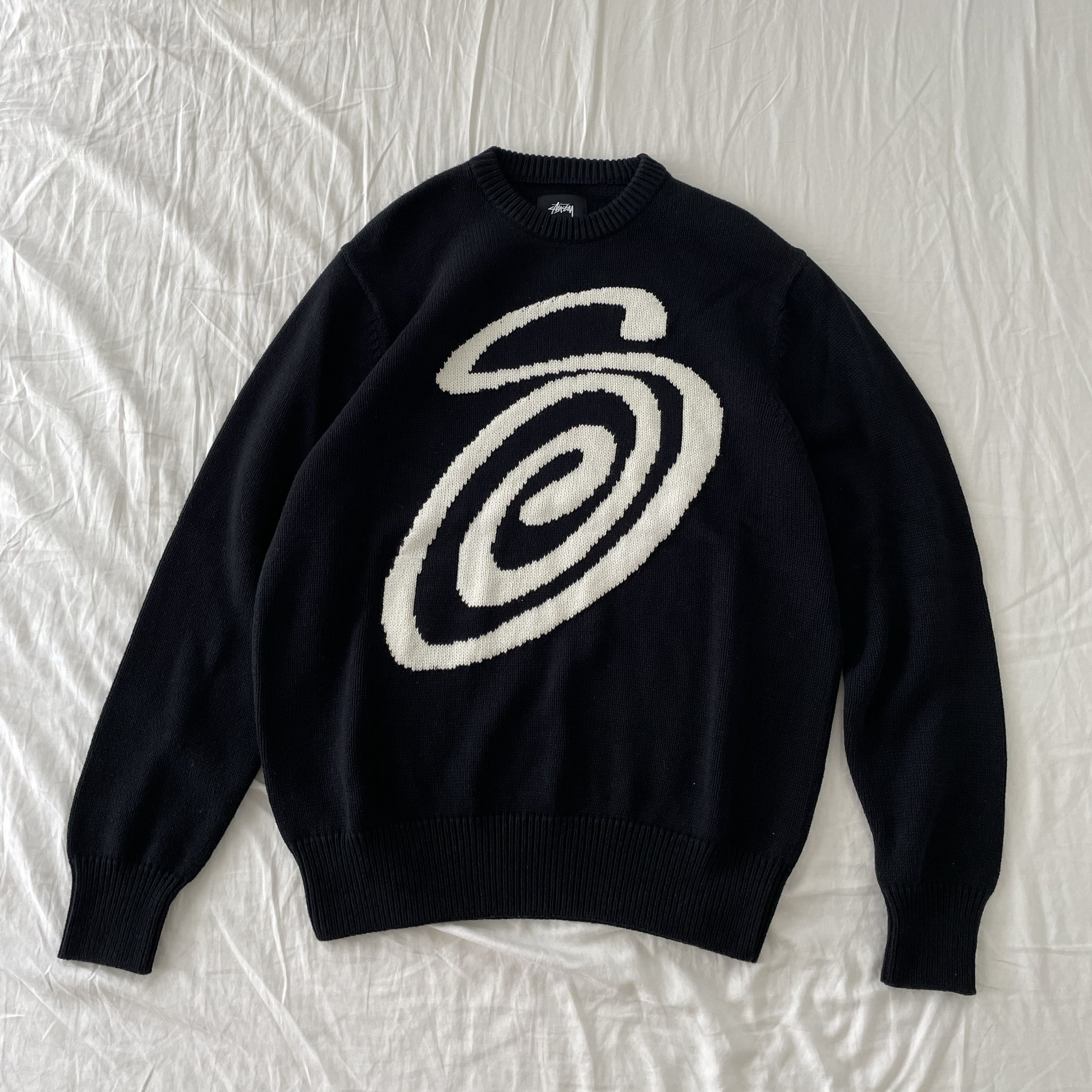 STUSSY】CURLY S SWEATER-