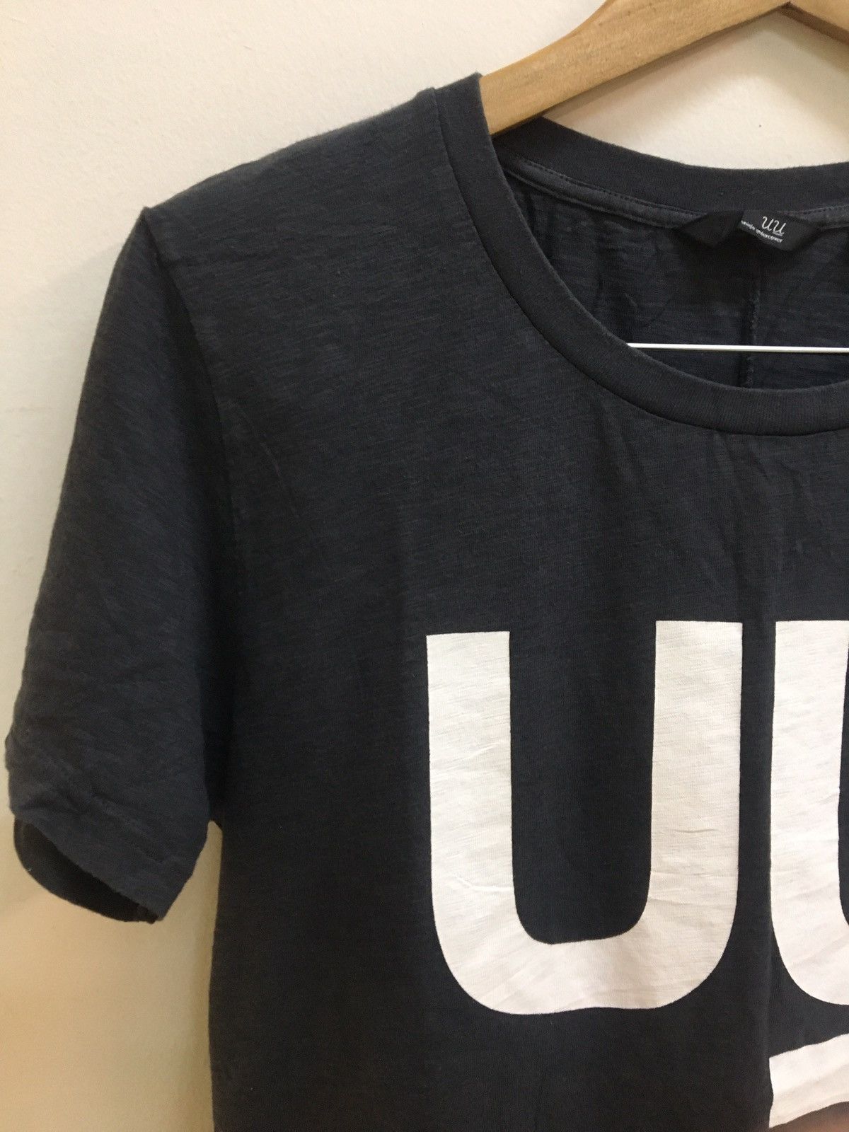 Undercover UNDERCOVER x UNIQLO - BIG SPELL OUT SIGNATURE LOGO TEE Size US S / EU 44-46 / 1 - 3 Thumbnail