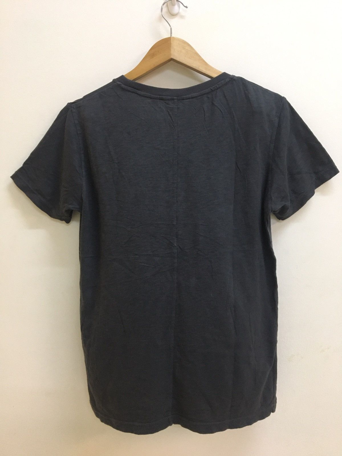 Undercover UNDERCOVER x UNIQLO - BIG SPELL OUT SIGNATURE LOGO TEE Size US S / EU 44-46 / 1 - 5 Thumbnail