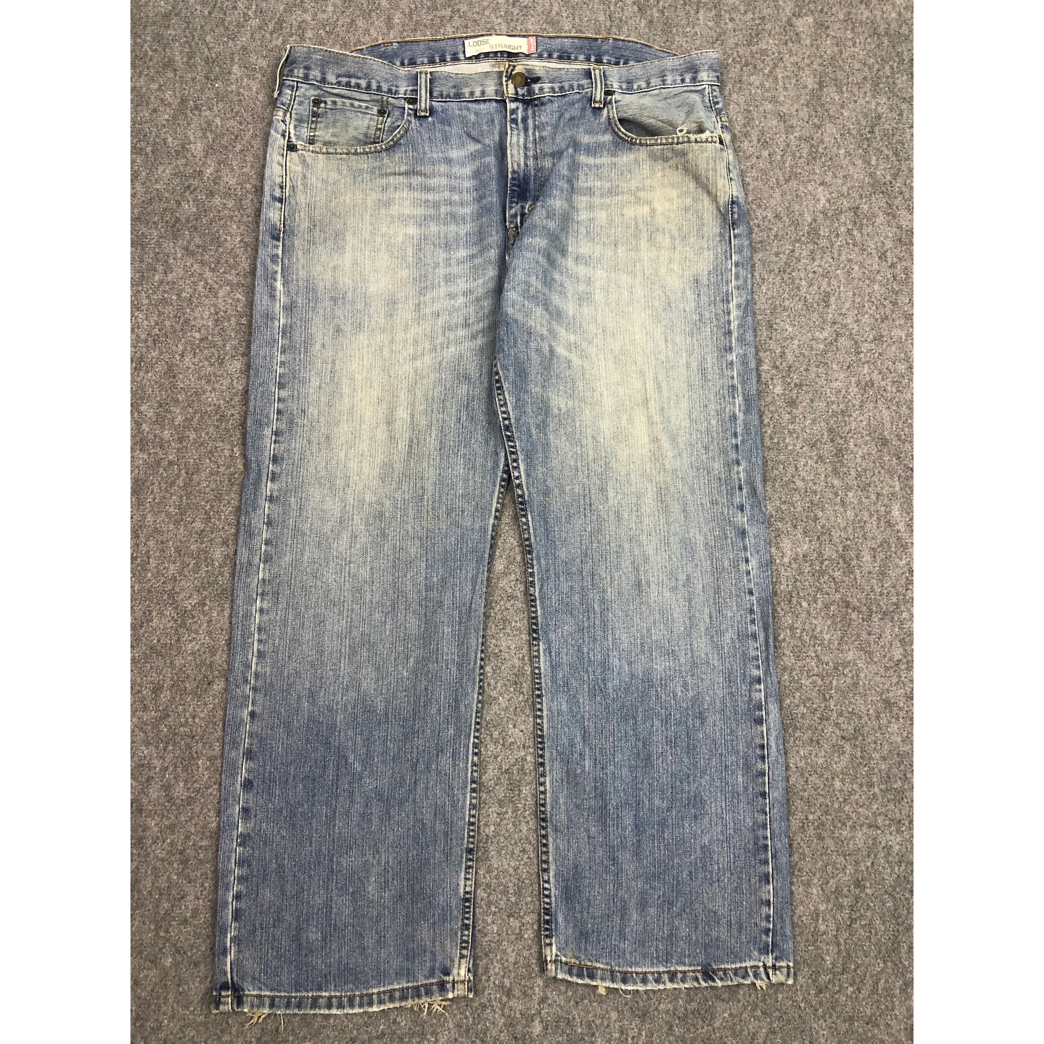 image of Levis 569 Loose Straight Jeans in Blue Denim, Men's (Size 43)