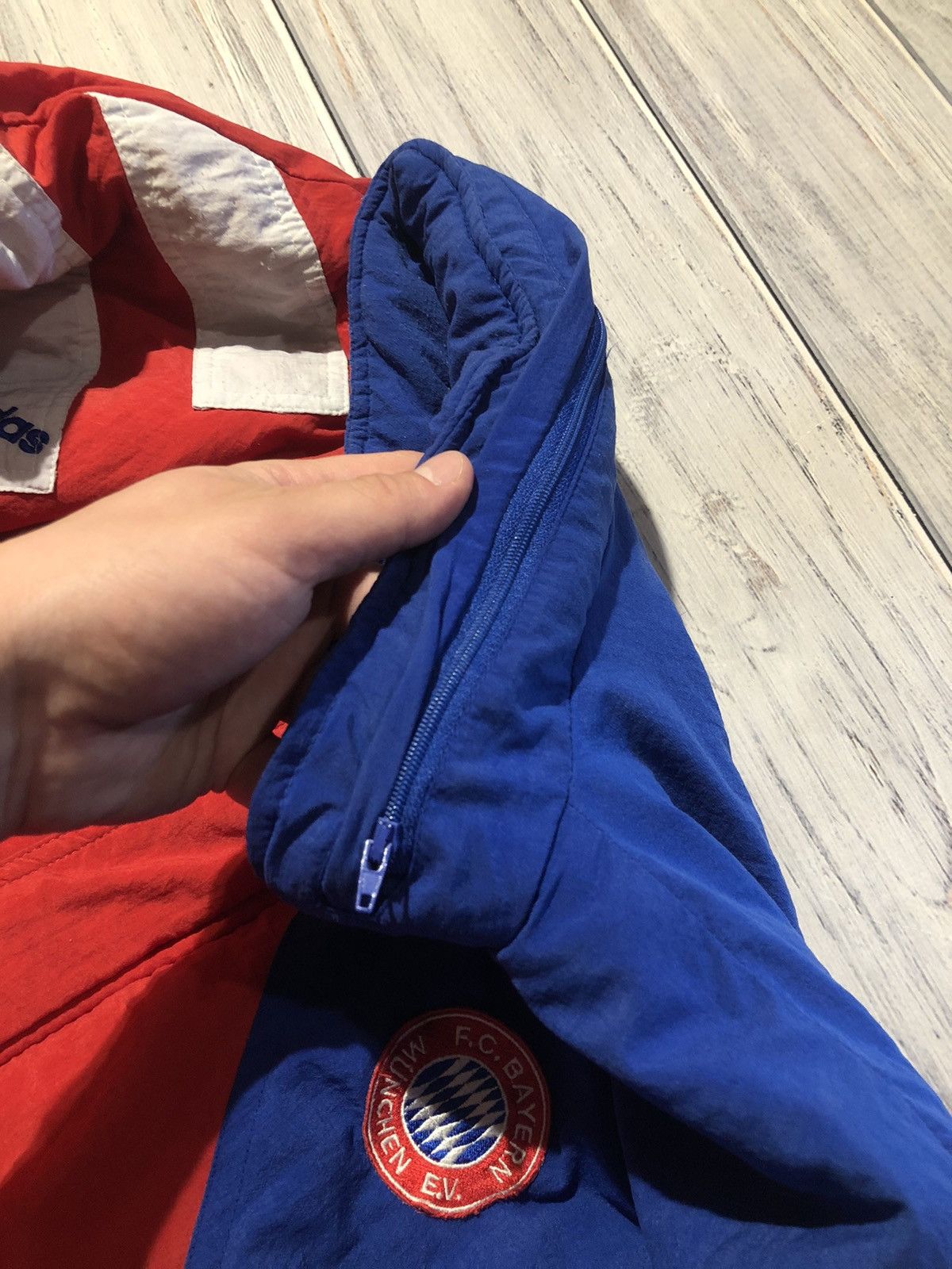 Adidas Vintage Adidas Bayern Munich Football Soccer Coat Jacket 90s Size US L / EU 52-54 / 3 - 9 Thumbnail