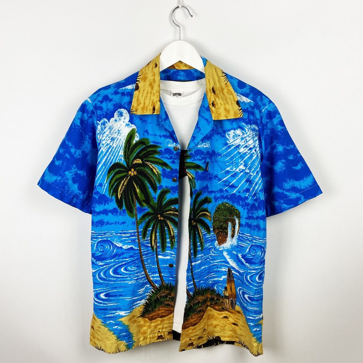 Vintage Vintage 90s Naika Paradise Island Hawaiian Shirt size M nice Size US M / EU 48-50 / 2 - 1 Thumbnail