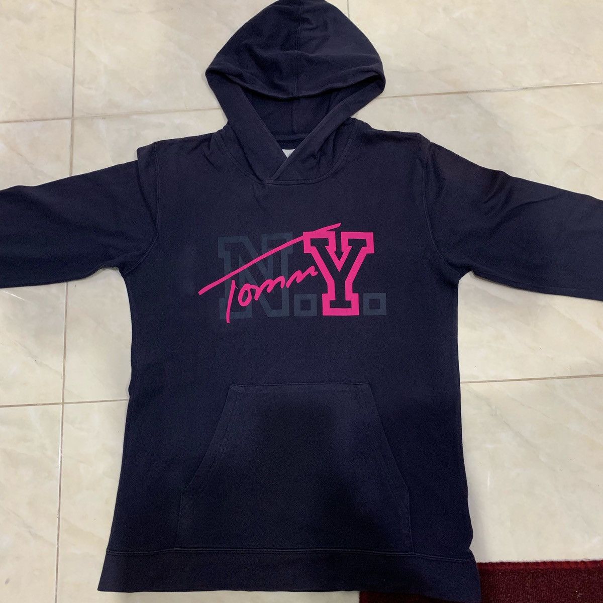 Japanese Brand × Tommy Jeans × Vintage TOMMY Hoodie Size M Fits S Size US S / EU 44-46 / 1 - 9 Thumbnail