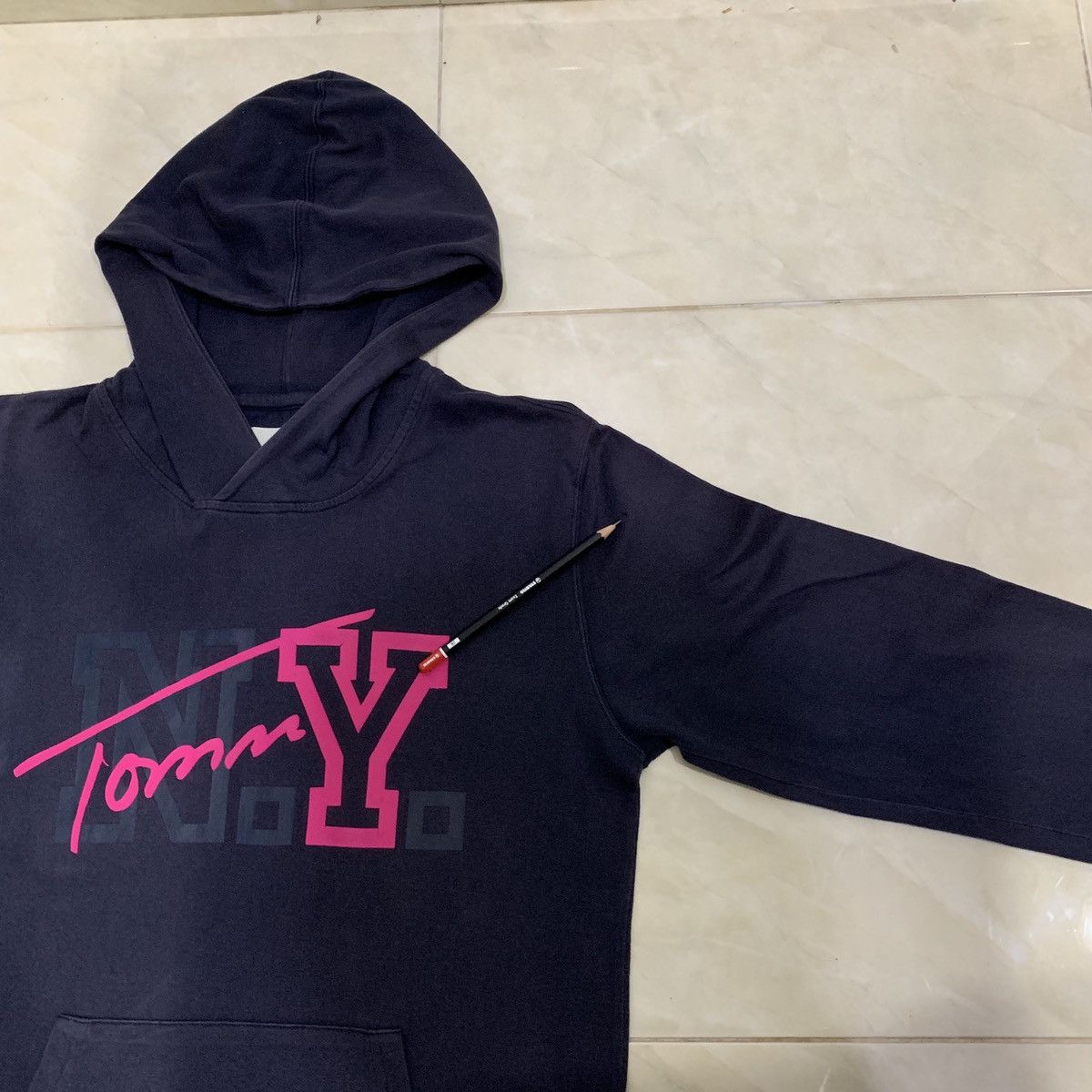 Japanese Brand × Tommy Jeans × Vintage TOMMY Hoodie Size M Fits S Size US S / EU 44-46 / 1 - 11 Thumbnail