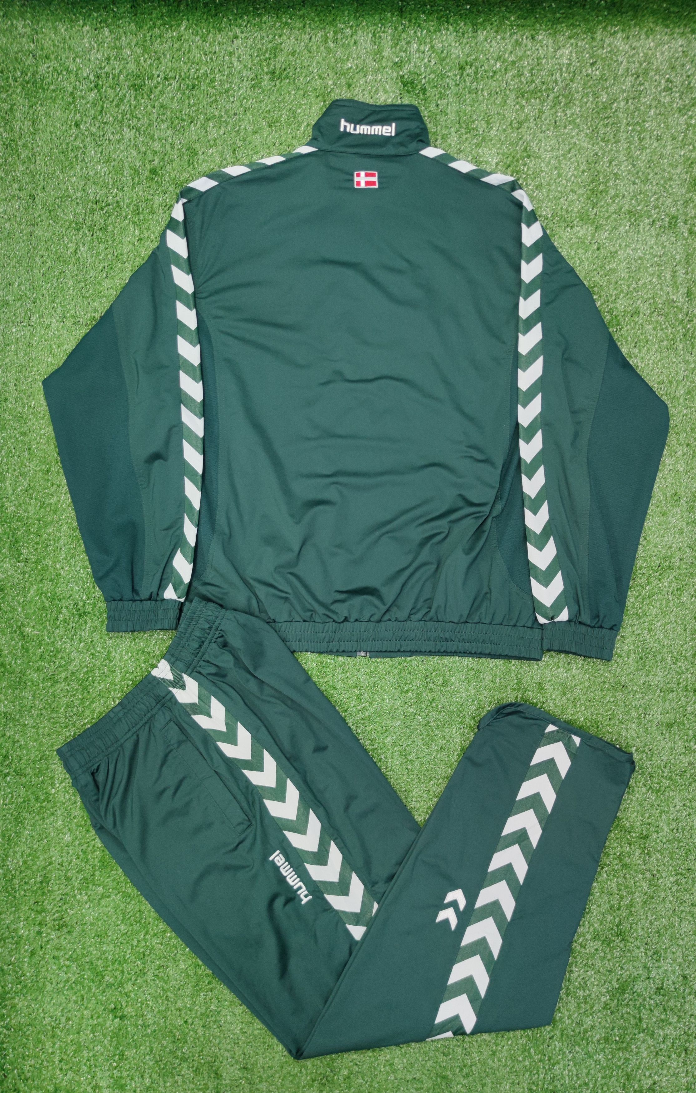 Hummel × Sports Specialties HUMMEL DENMARK TRACKSUIT T112 Size US M / EU 48-50 / 2 - 5 Thumbnail