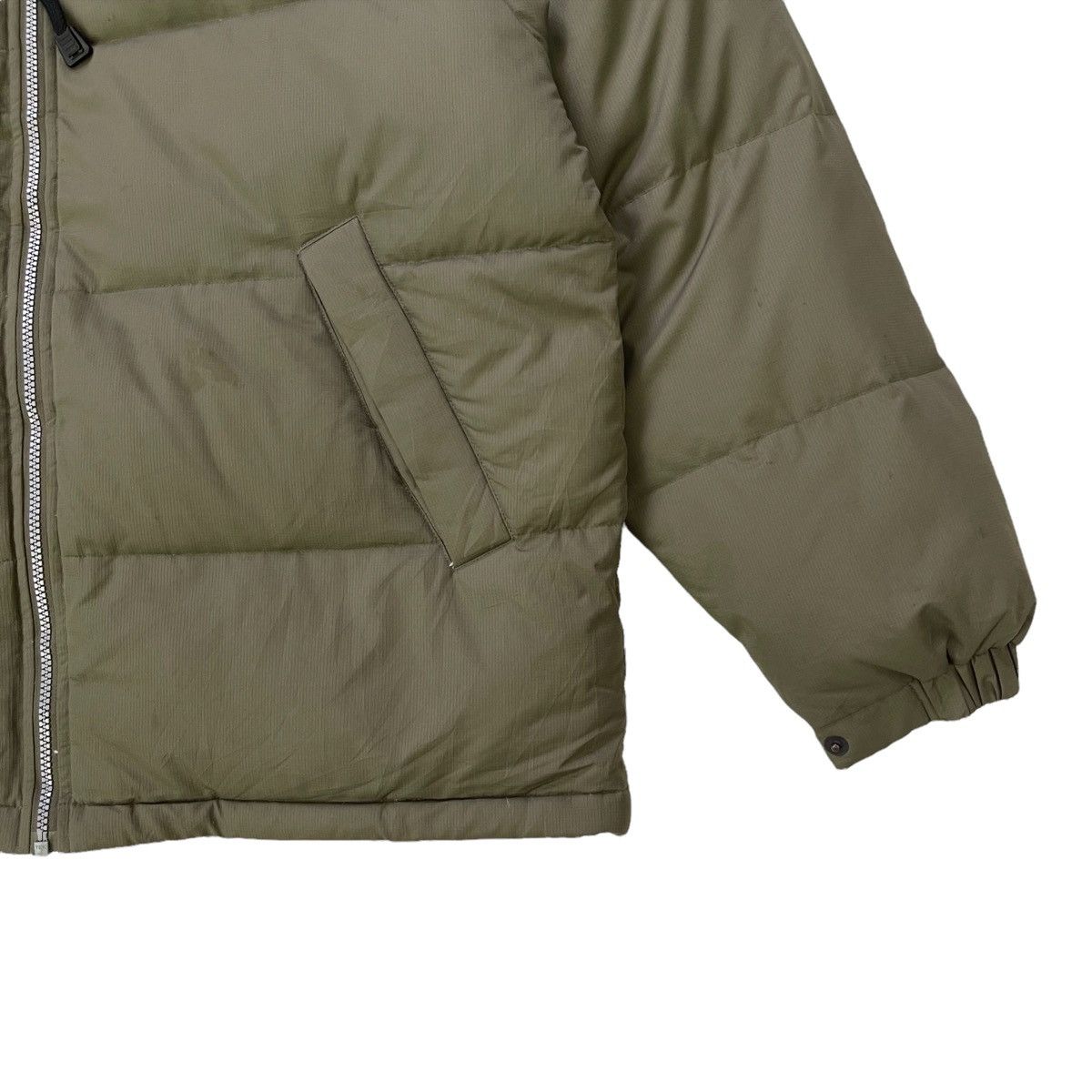 Uniqlo Uniqlo Puffer Zipper Jacket Size L Size US L / EU 52-54 / 3 - 3 Thumbnail