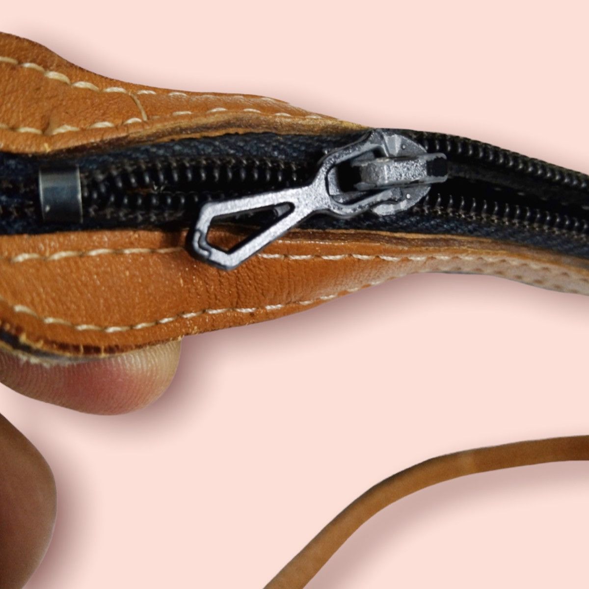 Andre Courreges COURREGES VINTAGE LEATHER MINI CROSSBODY SLING Size ONE SIZE - 9 Thumbnail