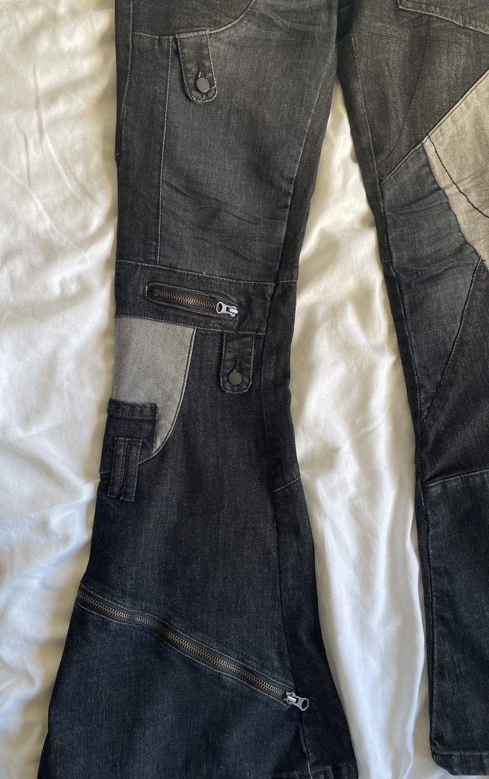 Band Tees × Vintage Rock Rebel Patchwork Zipper Detailed Flared Denim Size US 29 - 3 Thumbnail