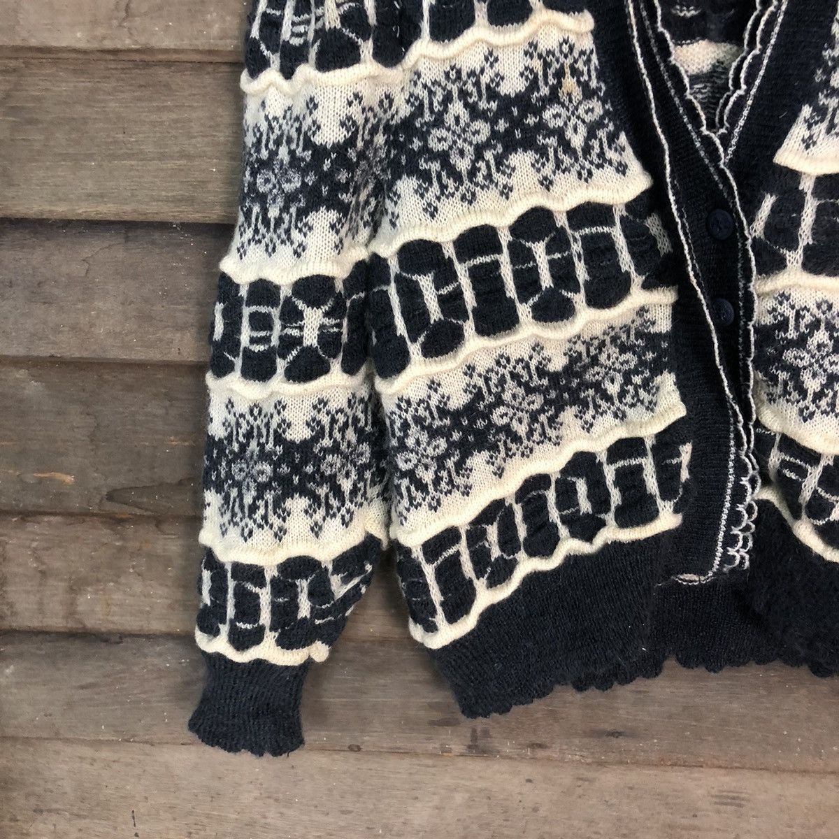 Aran Isles Knitwear Feirst Plum White mohair shaggy knitwear Cardigan #H344 Size US M / EU 48-50 / 2 - 4 Thumbnail