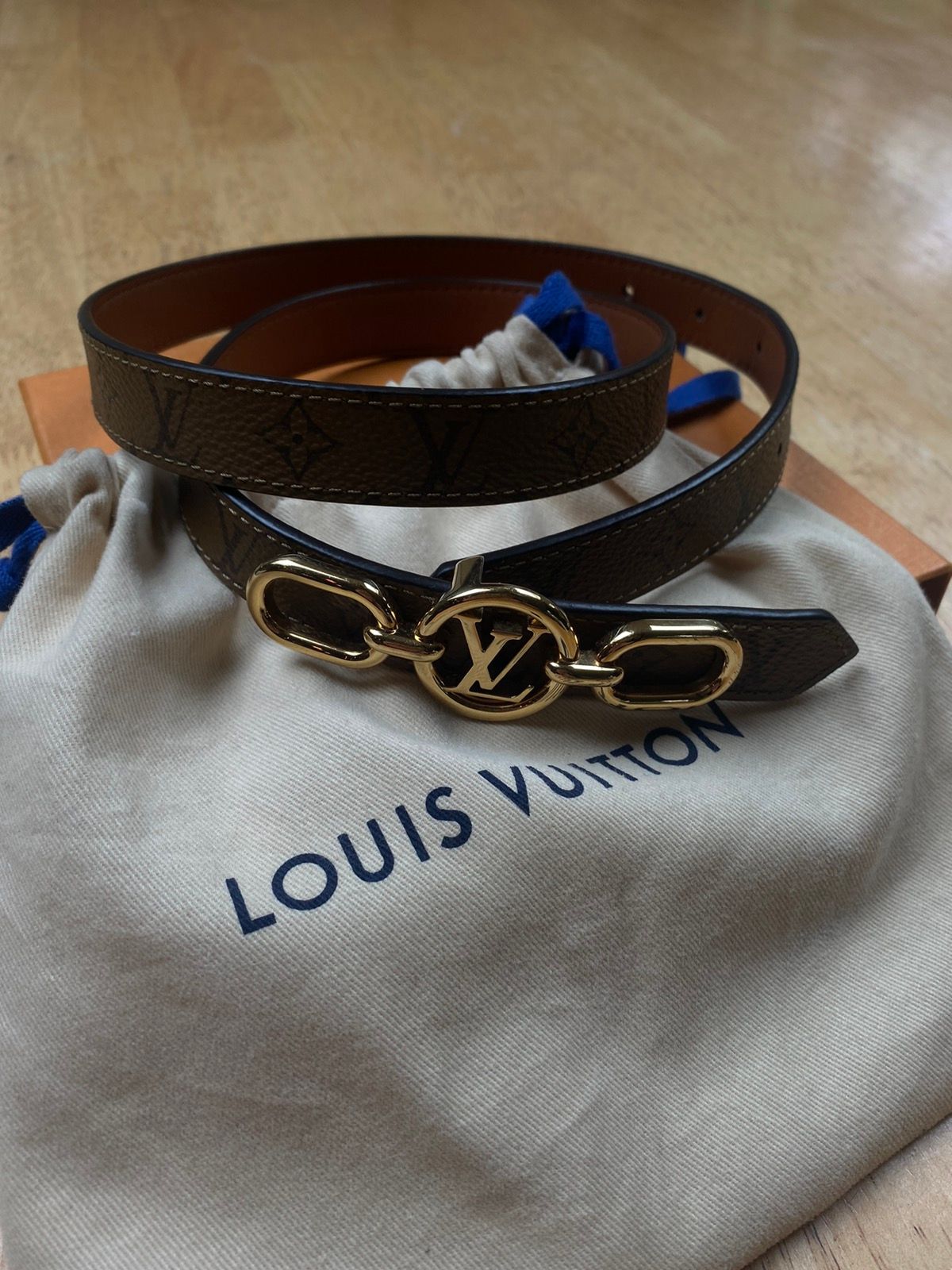 Louis Vuitton LV Circle Prime 20mm Reversible Belt Cream + Cowhide. Size 85 cm