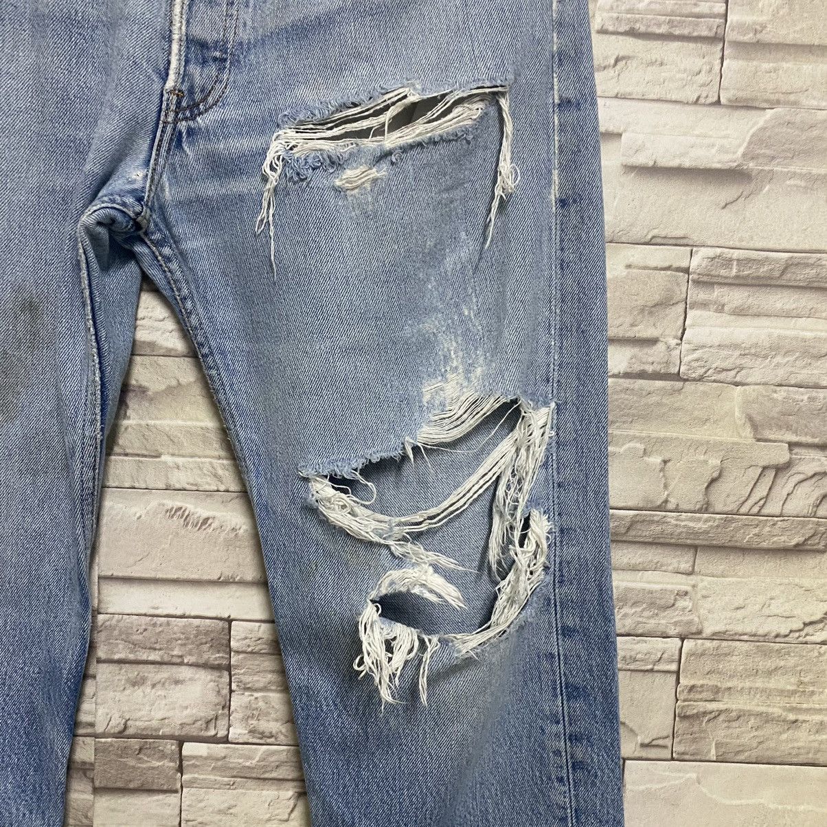 Levi's Vintage Levis 501xx Archive Grunge Jeans Distress 32x31 Size US 32 / EU 48 - 8 Thumbnail