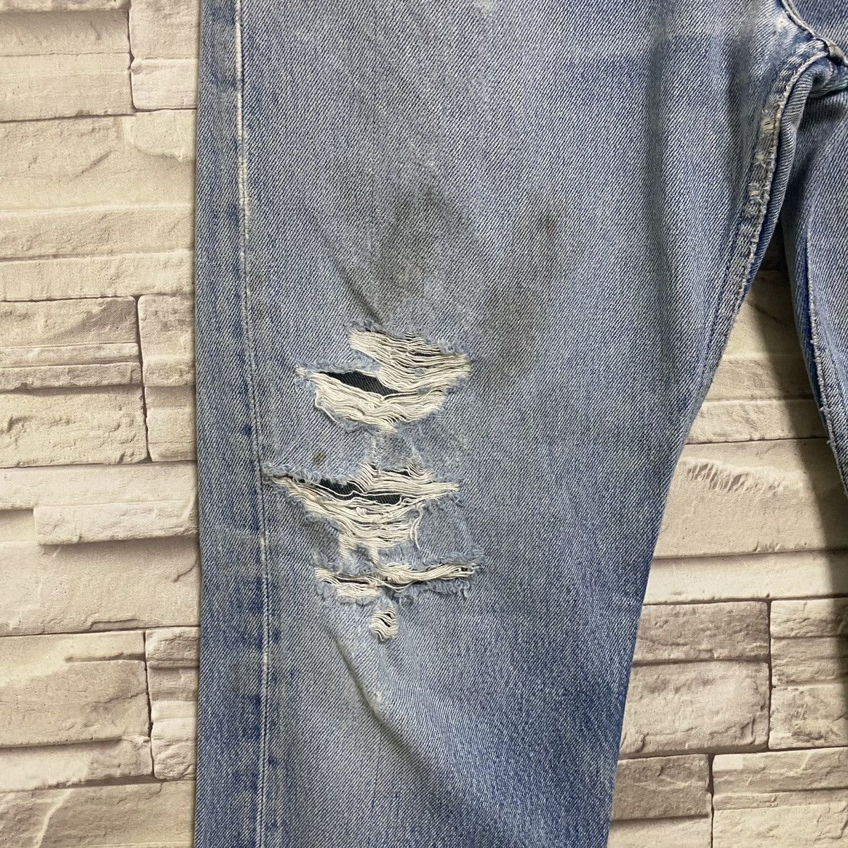 Levi's Vintage Levis 501xx Archive Grunge Jeans Distress 32x31 Size US 32 / EU 48 - 7 Thumbnail