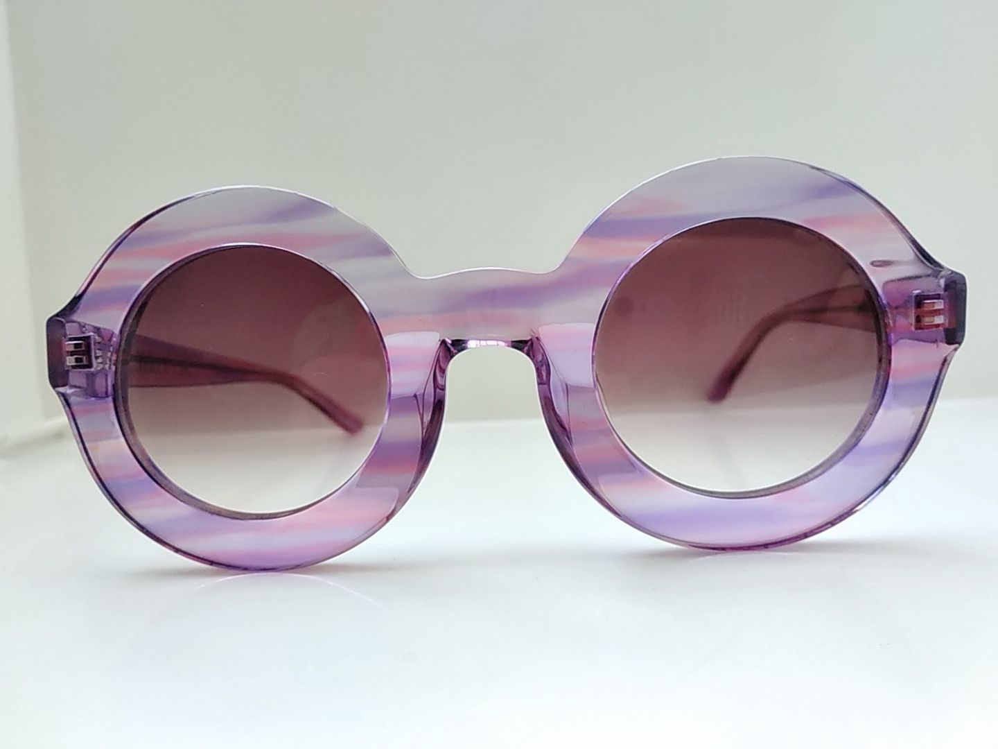 Wildfox Vintage Wildfox Twiggy Rainbow Round Sunglasses  display picture 3
