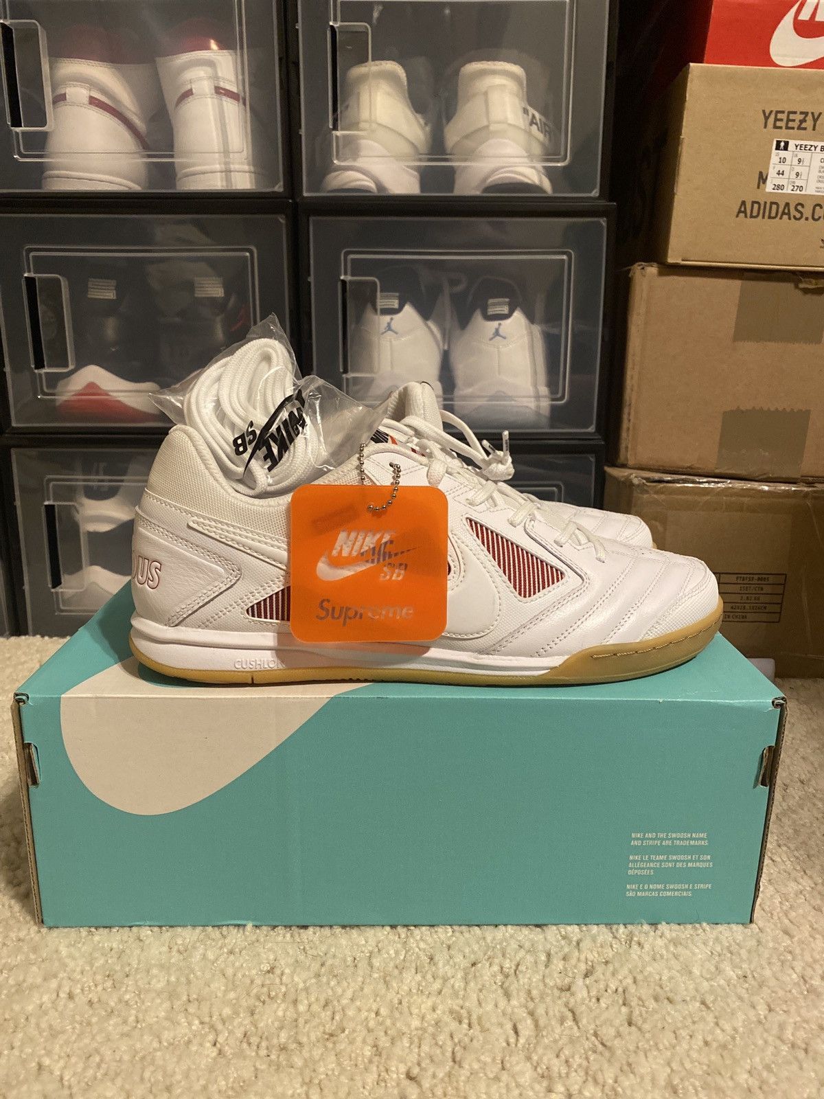 Nike sb gato supreme white 2025