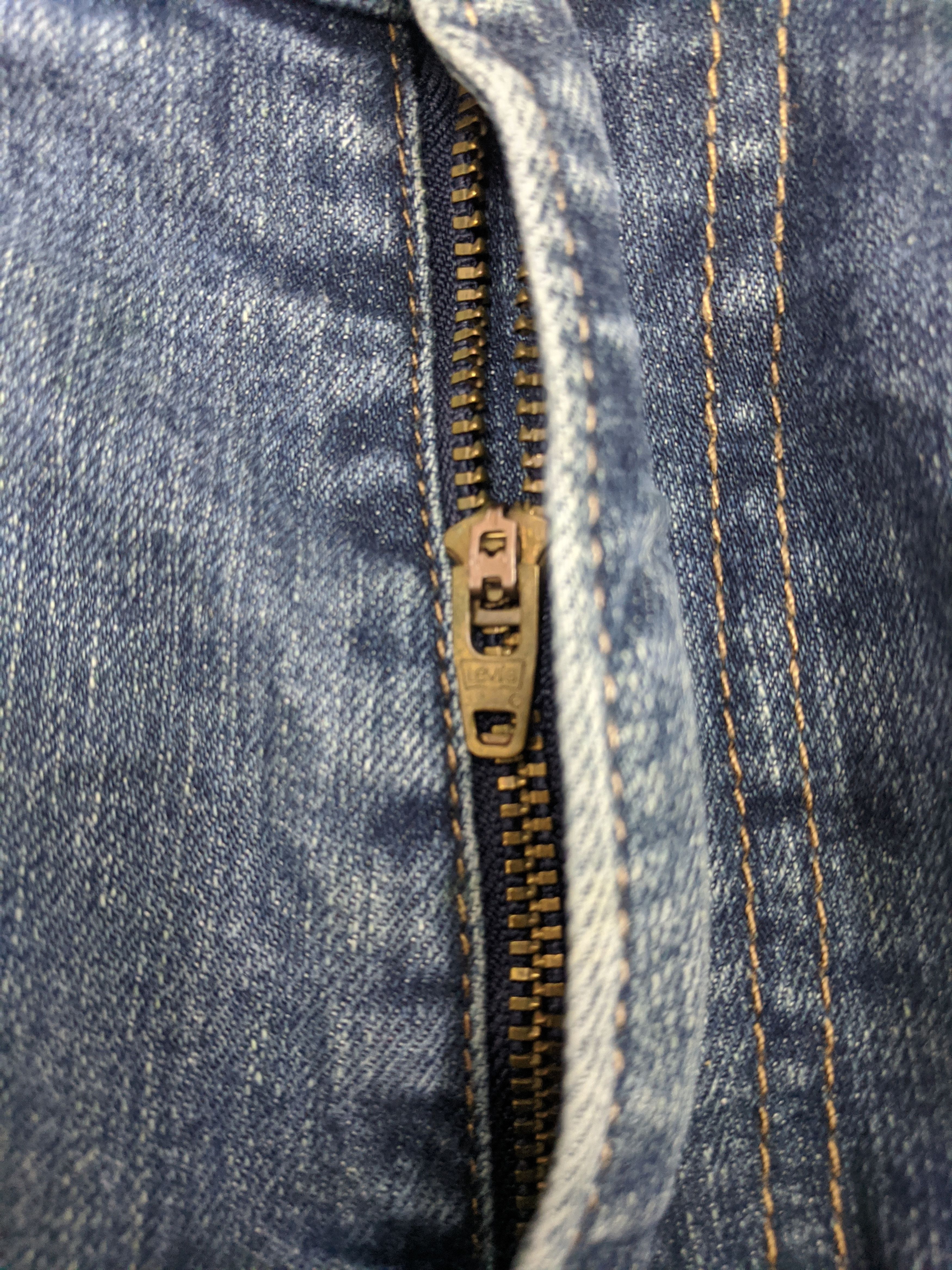 Levi's Vintage Levis 505 Light Wash Jeans DP0841 Size US 35 - 11 Thumbnail