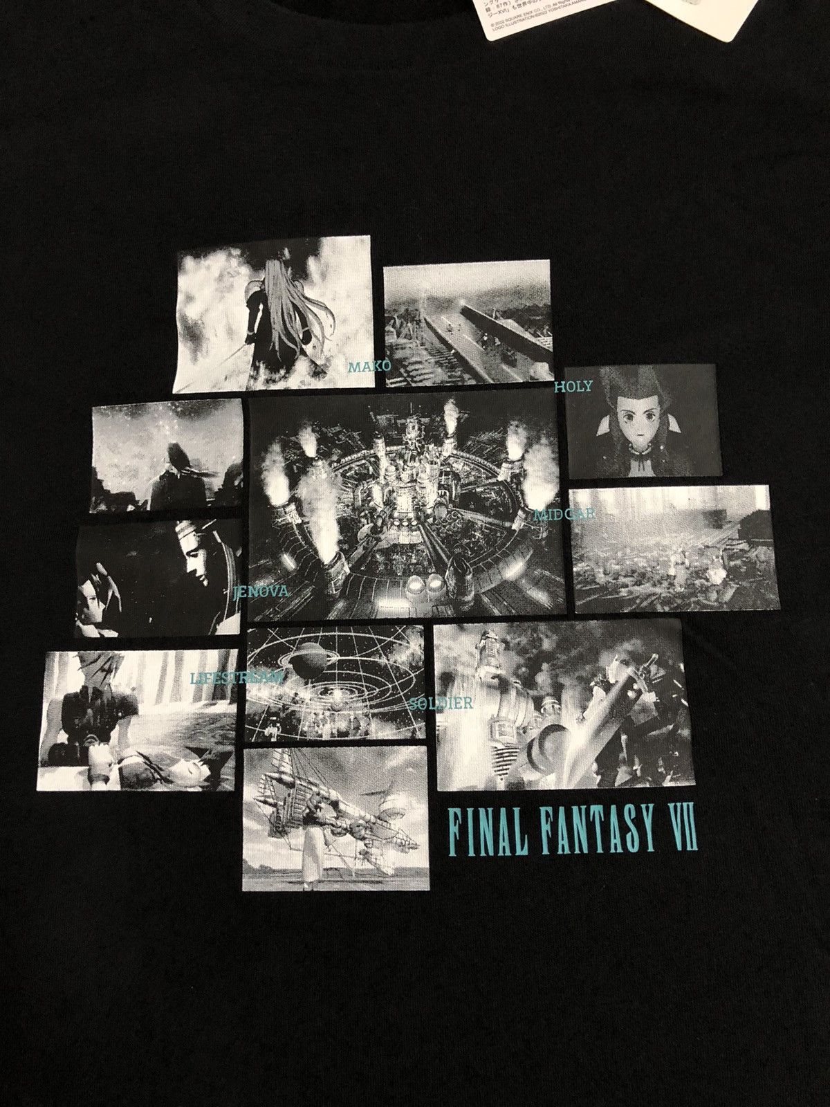 Anime × Uniqlo 35th Anniversary Final Fantasy UT / Uniqlo collection Size US L / EU 52-54 / 3 - 7 Thumbnail