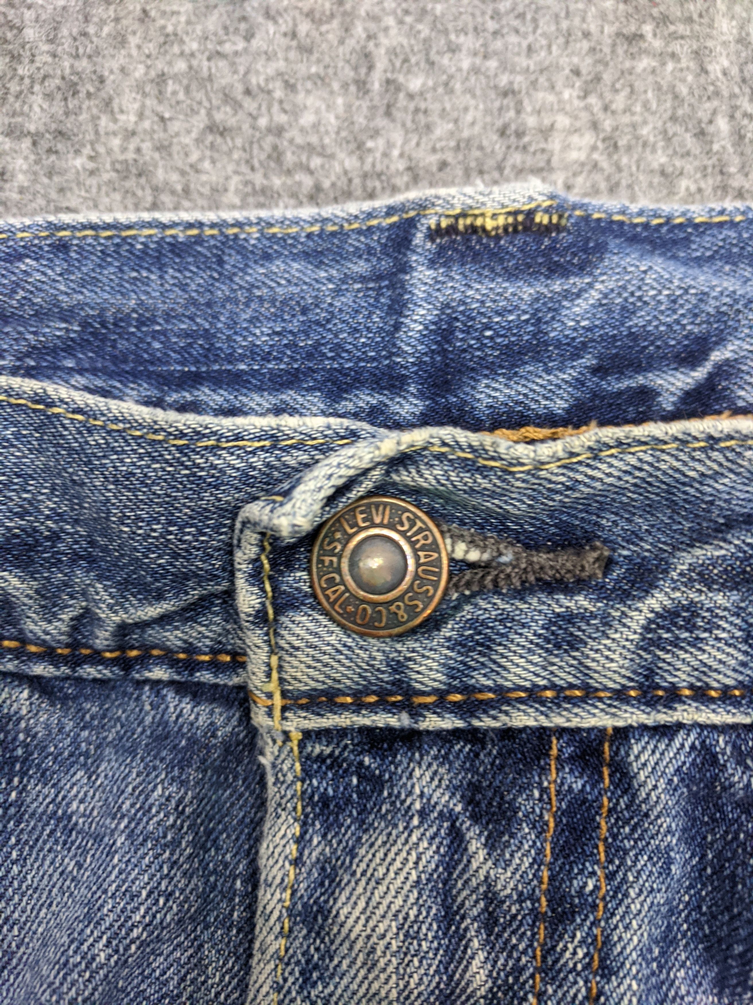 Levi's Vintage Levis 505 Light Wash Jeans DP0880 Size US 35 - 11 Thumbnail