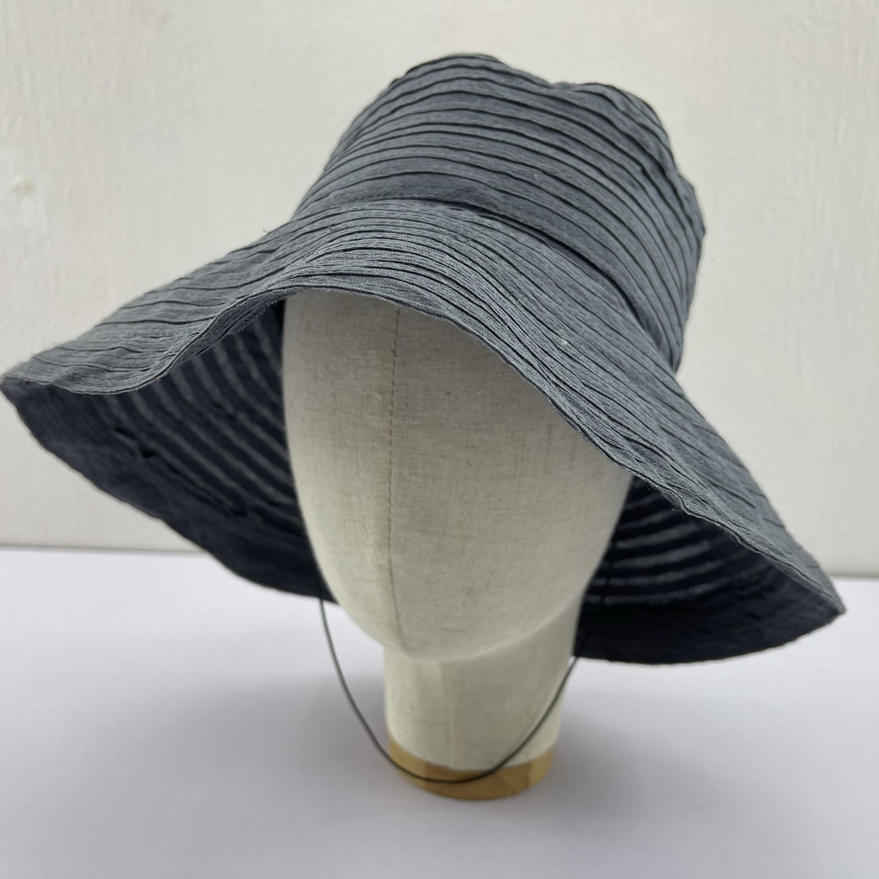 Japanese Brand Toray Nice Design Bucket Hats-BH1318 Size ONE SIZE - 2 Thumbnail