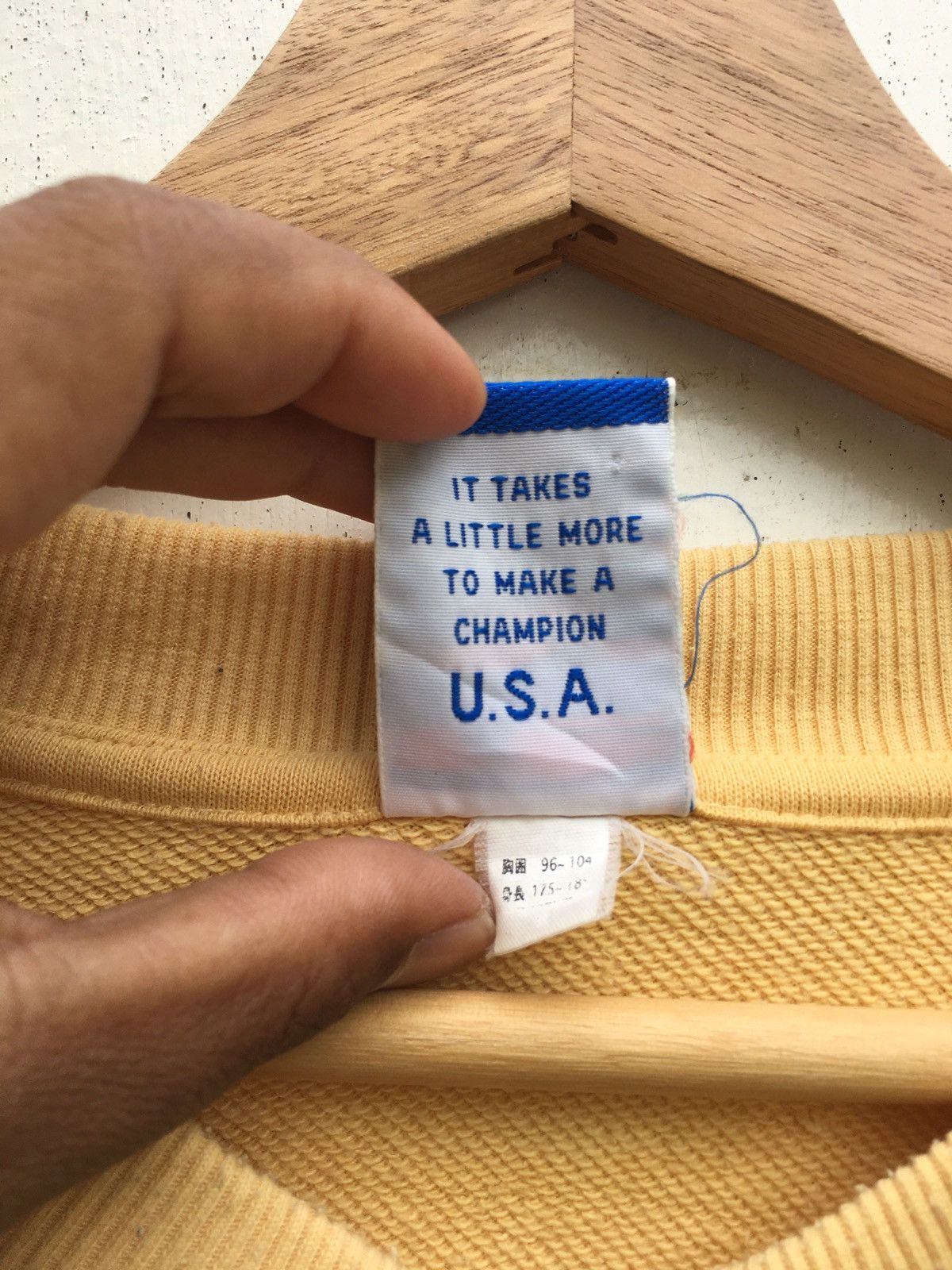Champion Vintage Champion Logo Sweatshirt Big Size Size US L / EU 52-54 / 3 - 8 Thumbnail