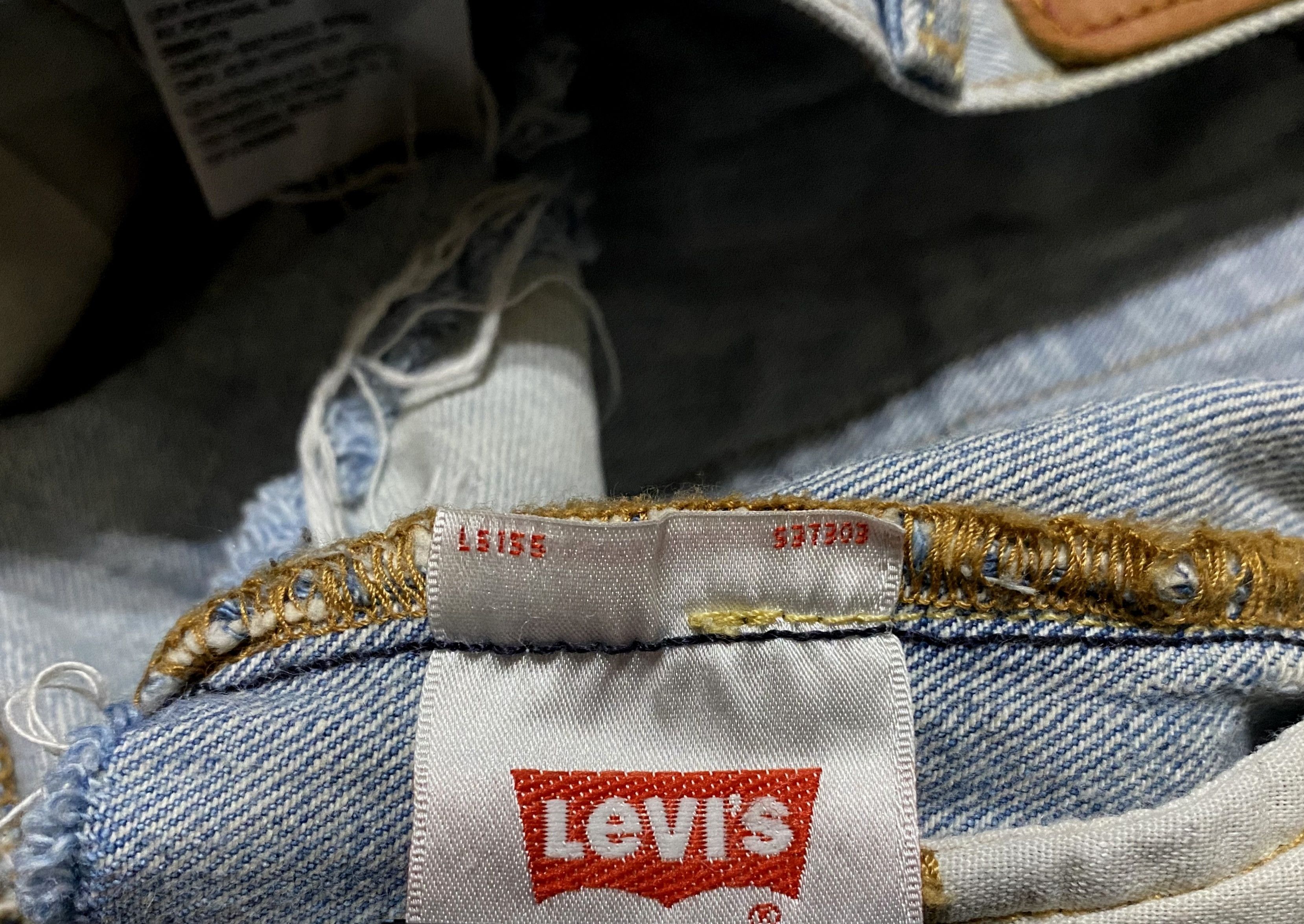 Levi's Vintage Clothing Women's Levis Washed Fringed Torn Distressed Mini Shorts Size 27" / US 4 / IT 40 - 16 Thumbnail