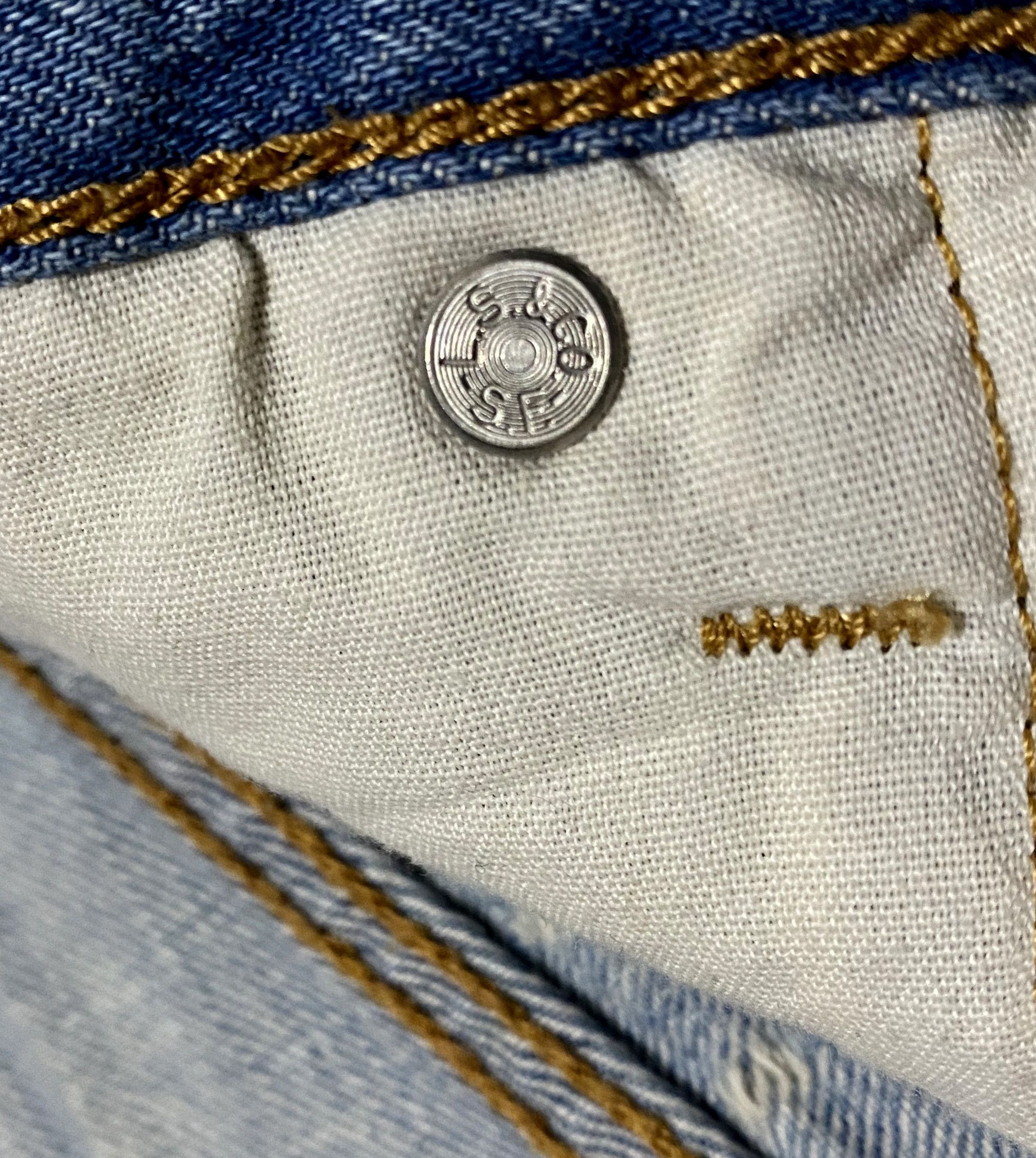 Levi's Vintage Clothing Women's Levis Washed Fringed Torn Distressed Mini Shorts Size 27" / US 4 / IT 40 - 17 Thumbnail