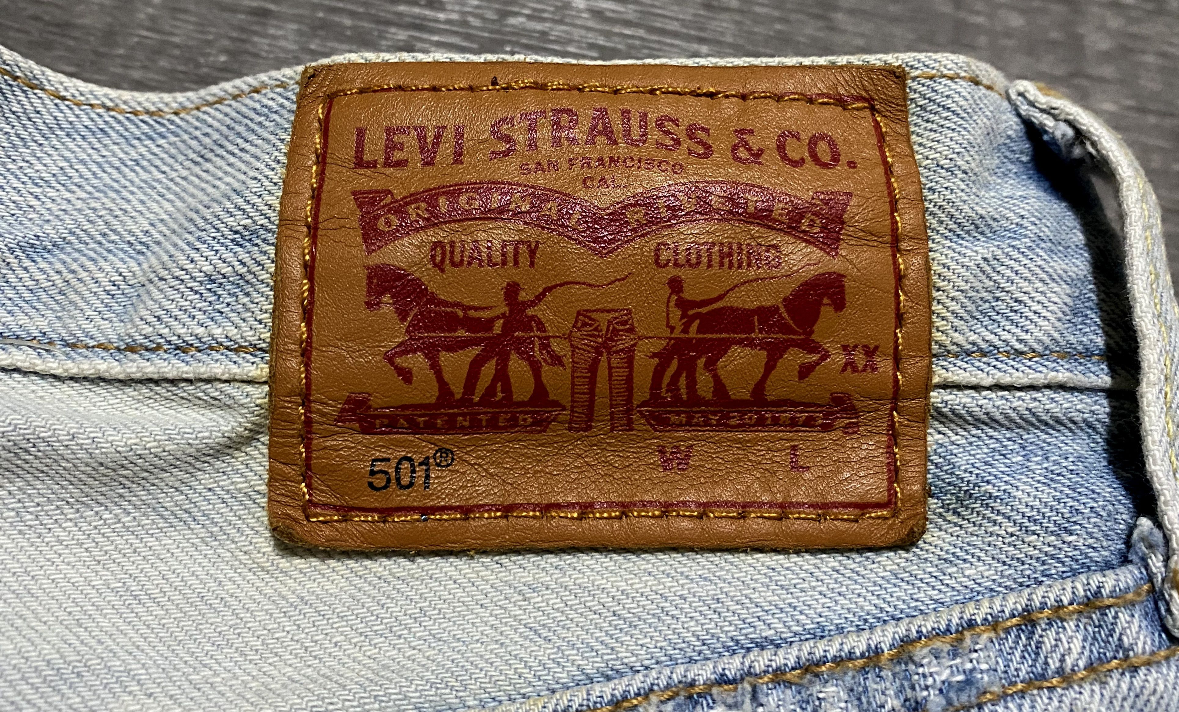 Levi's Vintage Clothing Women's Levis Washed Fringed Torn Distressed Mini Shorts Size 27" / US 4 / IT 40 - 8 Thumbnail