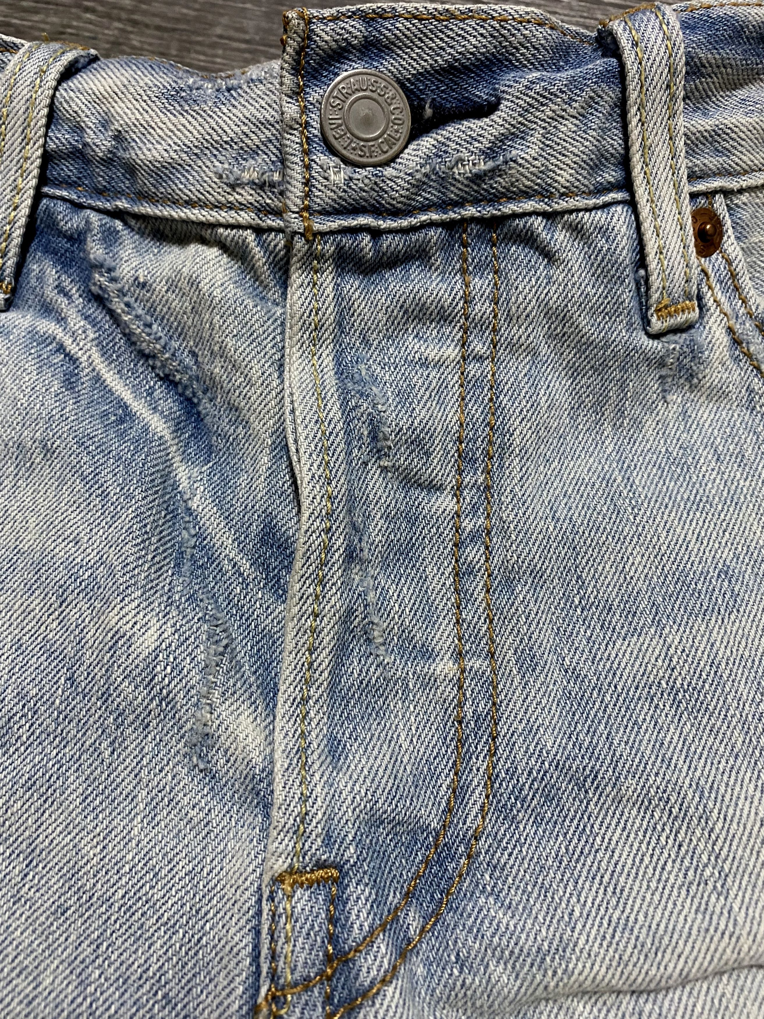 Levi's Vintage Clothing Women's Levis Washed Fringed Torn Distressed Mini Shorts Size 27" / US 4 / IT 40 - 11 Thumbnail
