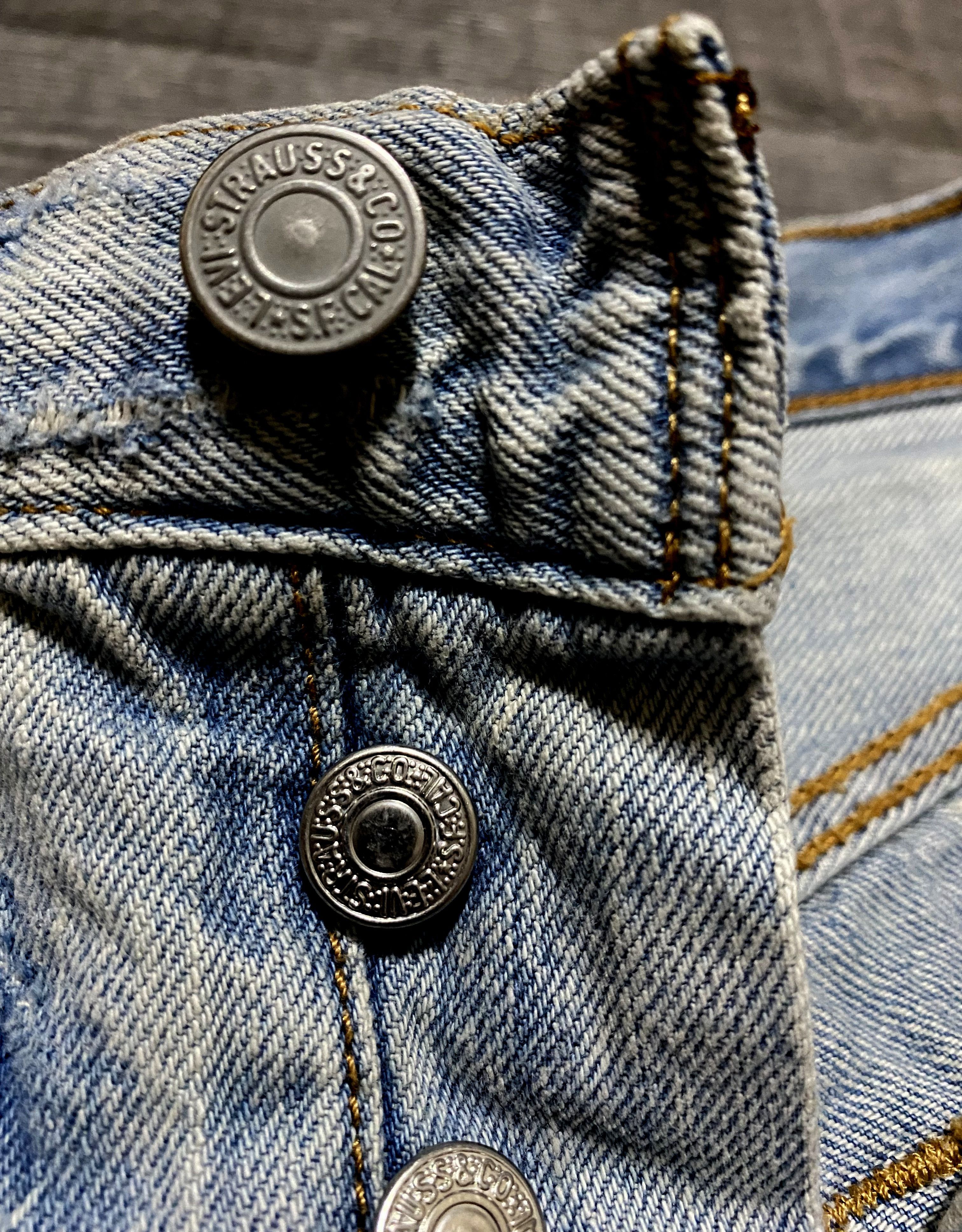 Levi's Vintage Clothing Women's Levis Washed Fringed Torn Distressed Mini Shorts Size 27" / US 4 / IT 40 - 13 Thumbnail
