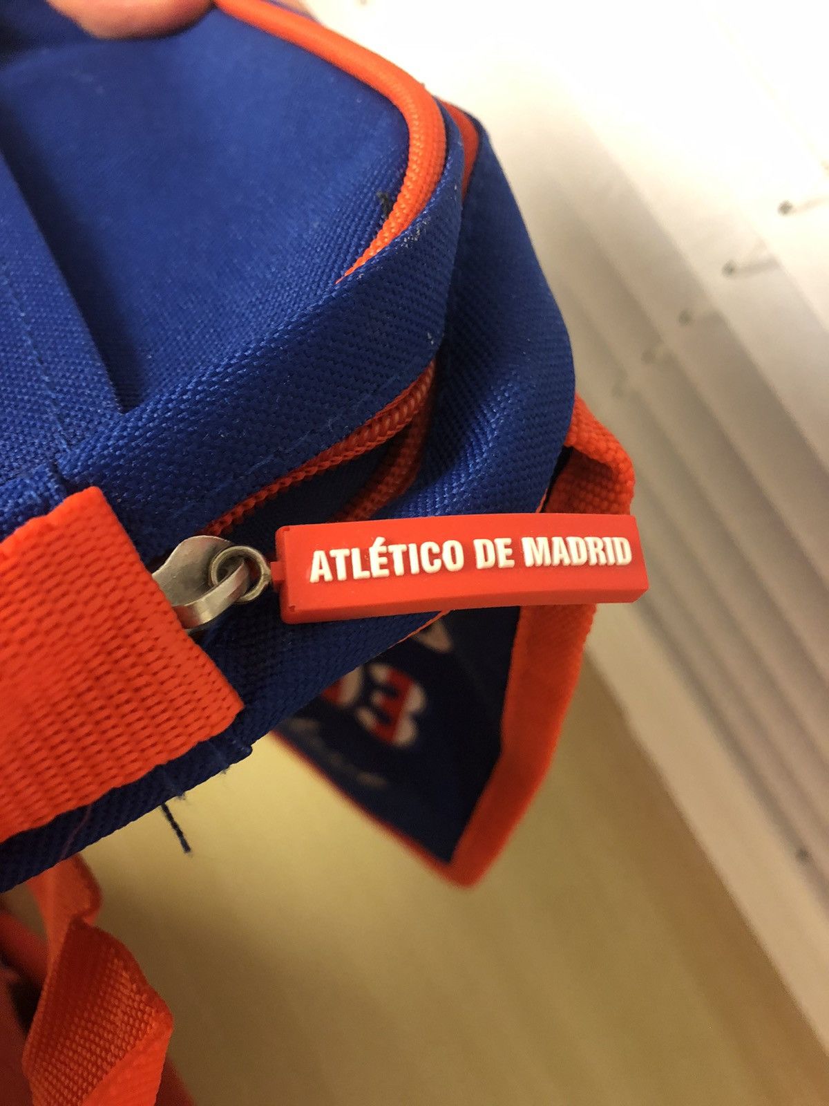 Vintage ATLETICO DE MADRID CLASSIC FOOTBALL SOCCER SMALL BAG Size ONE SIZE - 4 Thumbnail