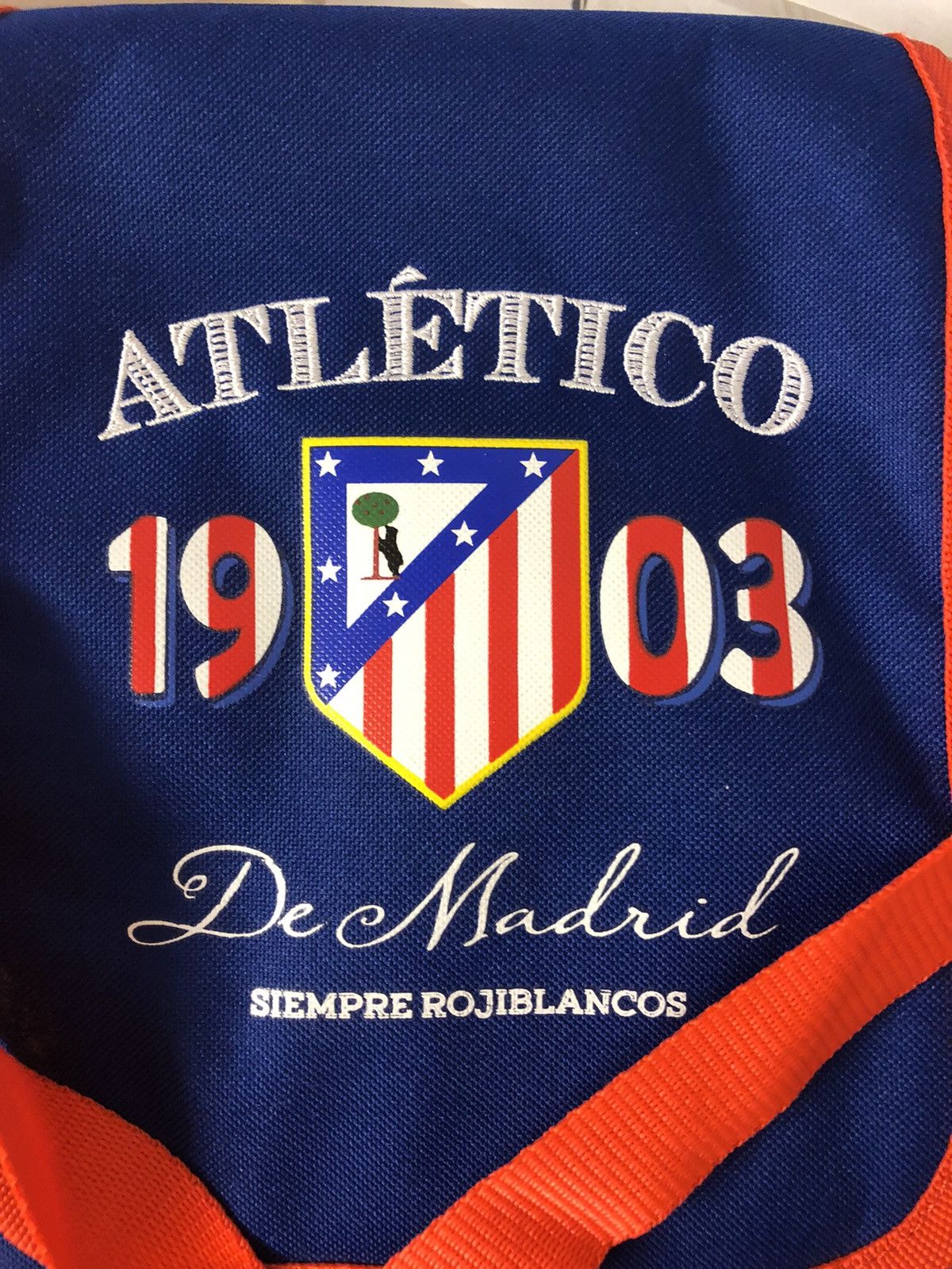 Vintage ATLETICO DE MADRID CLASSIC FOOTBALL SOCCER SMALL BAG Size ONE SIZE - 3 Thumbnail