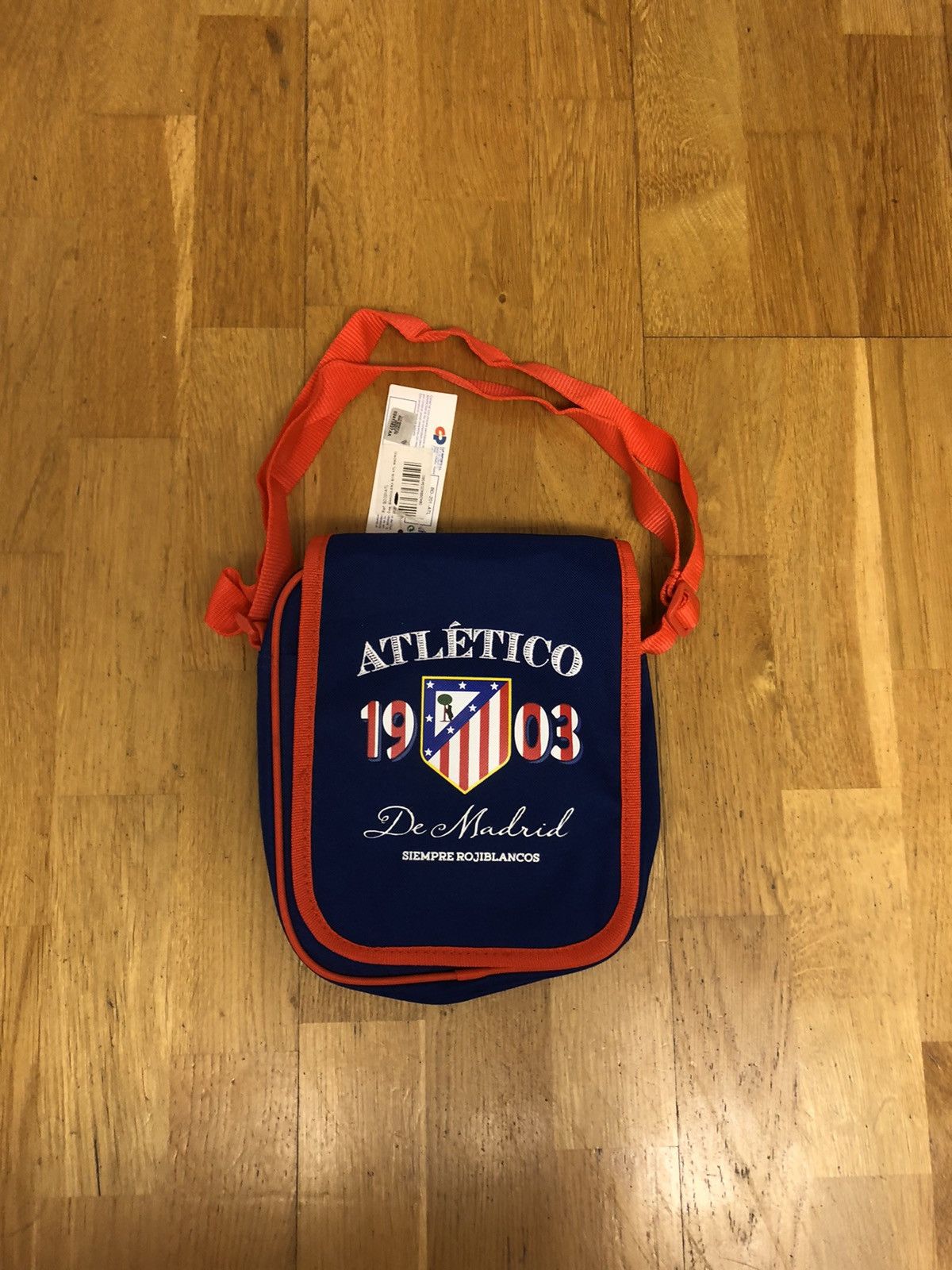 Vintage ATLETICO DE MADRID CLASSIC FOOTBALL SOCCER SMALL BAG Size ONE SIZE - 1 Thumbnail