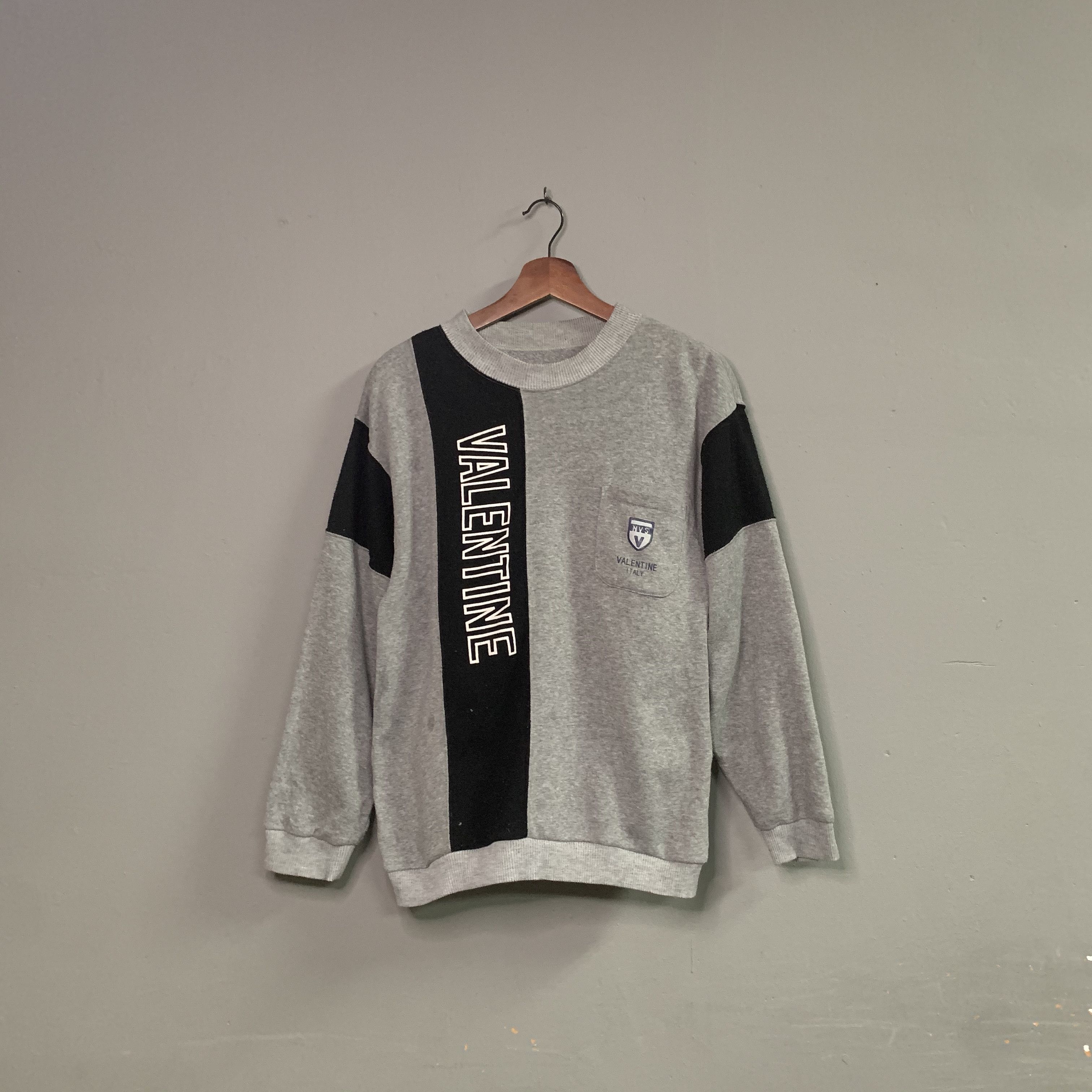Japanese Brand Vintage Valentine Italy Two Tone Single Pocket Sweatshirt Size US S / EU 44-46 / 1 - 1 Thumbnail