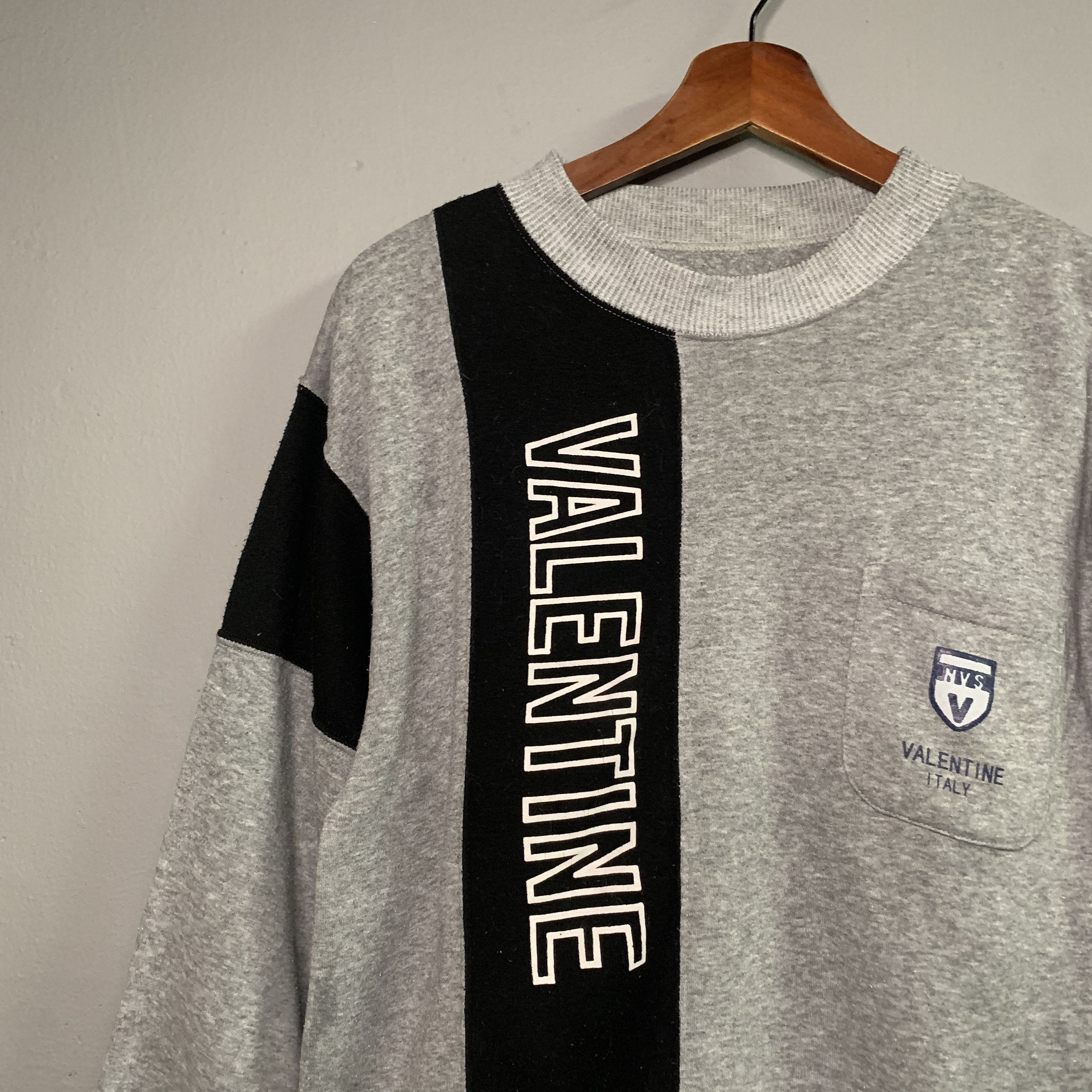 Japanese Brand Vintage Valentine Italy Two Tone Single Pocket Sweatshirt Size US S / EU 44-46 / 1 - 2 Thumbnail