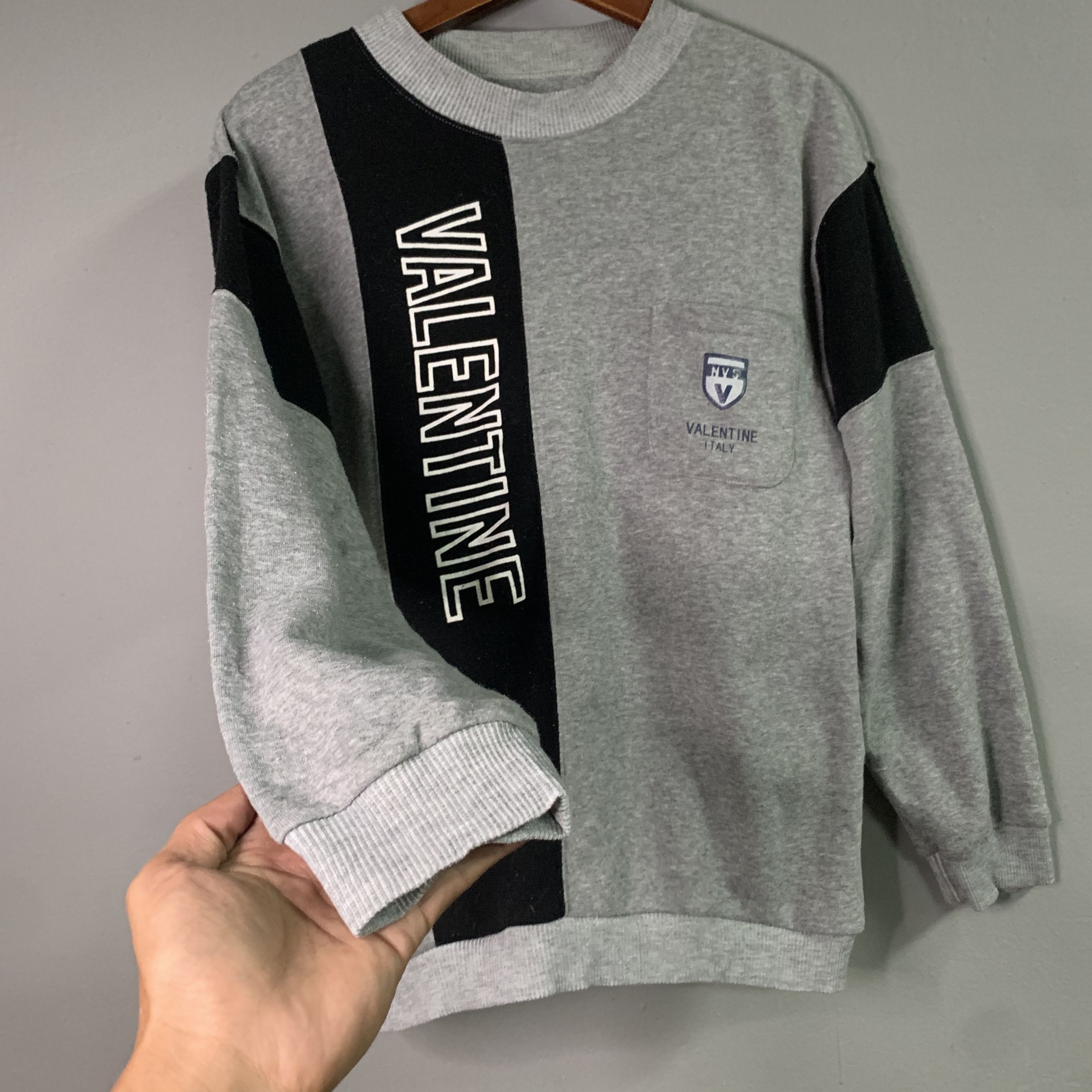 Japanese Brand Vintage Valentine Italy Two Tone Single Pocket Sweatshirt Size US S / EU 44-46 / 1 - 6 Thumbnail