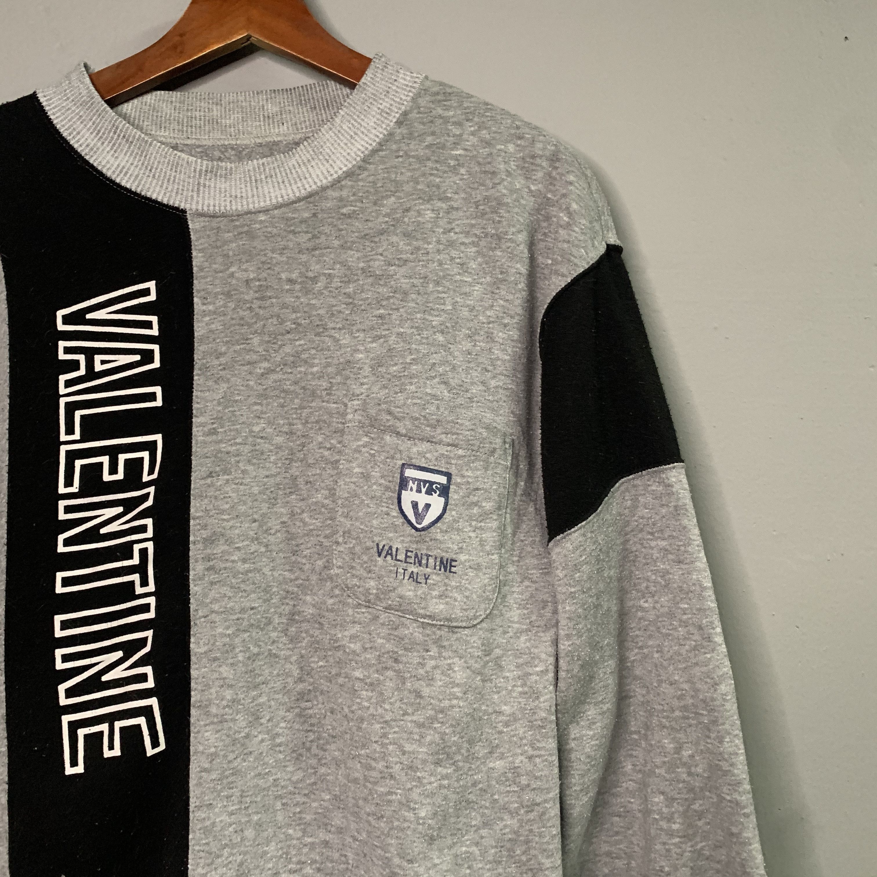 Japanese Brand Vintage Valentine Italy Two Tone Single Pocket Sweatshirt Size US S / EU 44-46 / 1 - 3 Thumbnail
