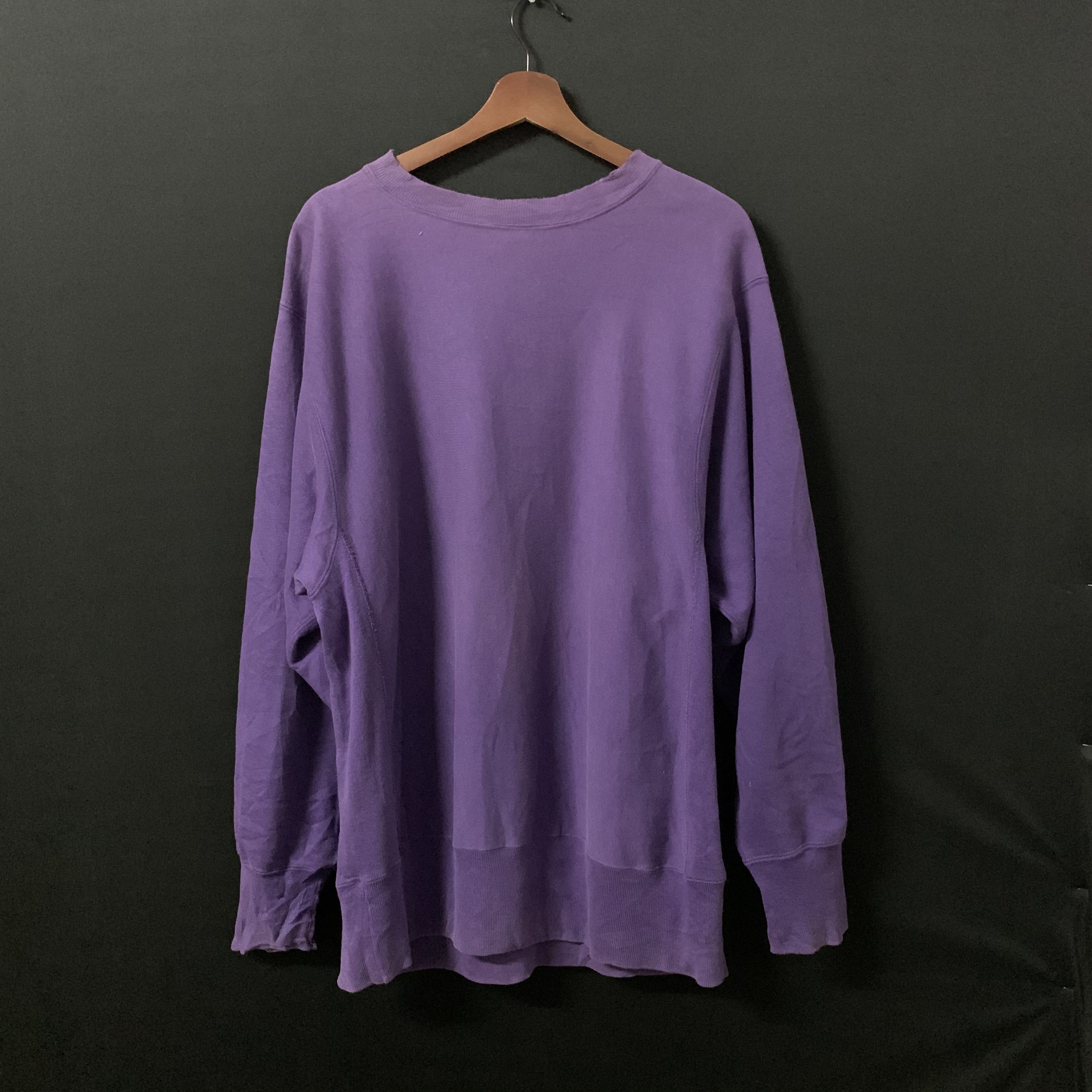 Champion Vintage Champion Small Logo Distressed Crewneck Sweater Size US L / EU 52-54 / 3 - 12 Thumbnail
