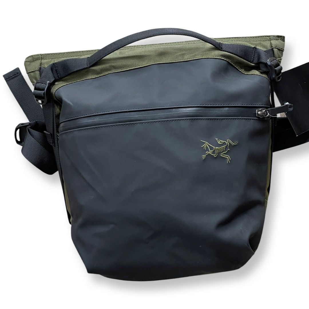 Pre-owned Arc'teryx Arro 8 Shoulder Bag In Green