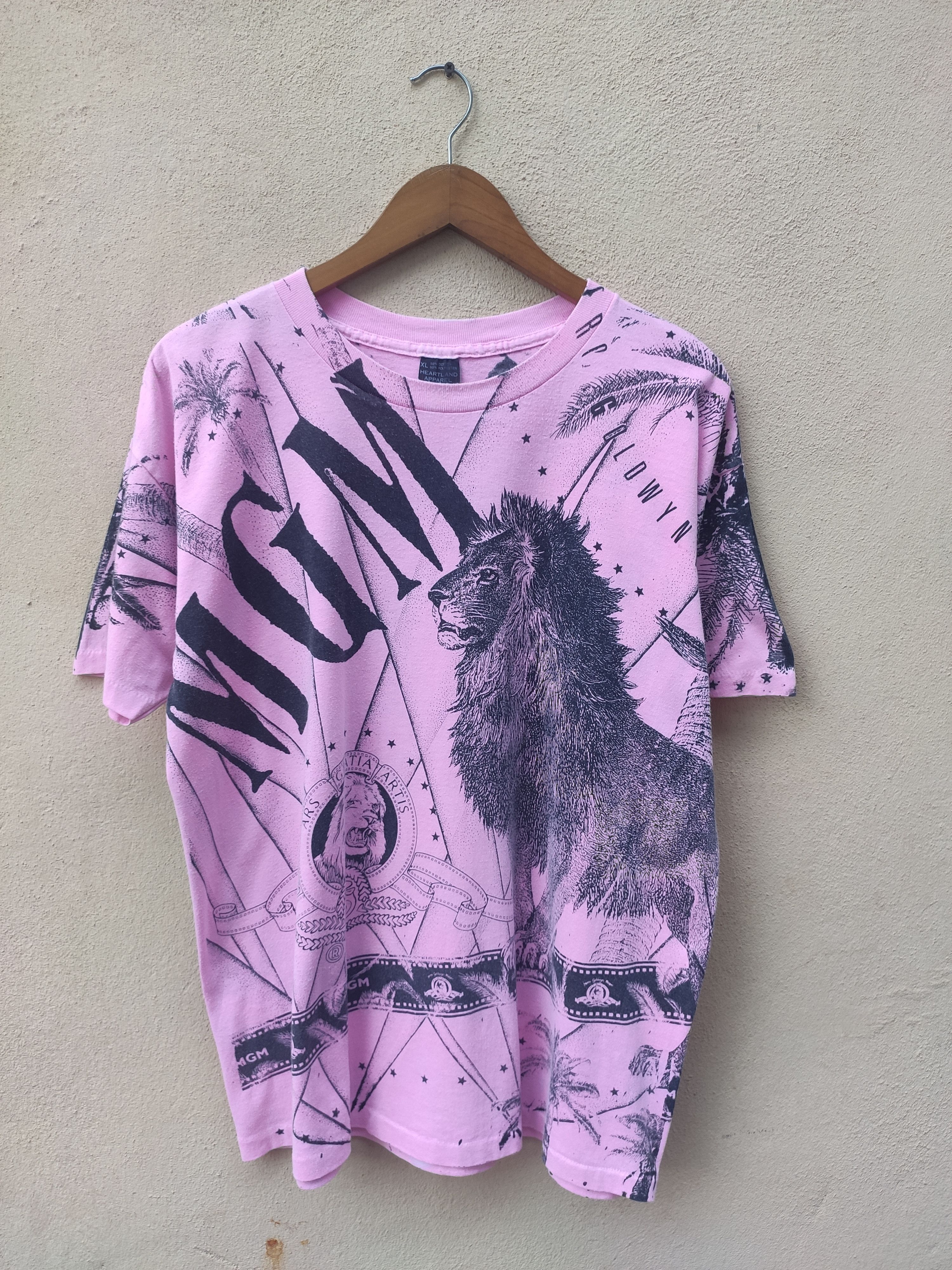 Vintage 🔥 Vintage 80s Vintage MGM Grand t shirt full print Size US L / EU 52-54 / 3 - 1 Thumbnail
