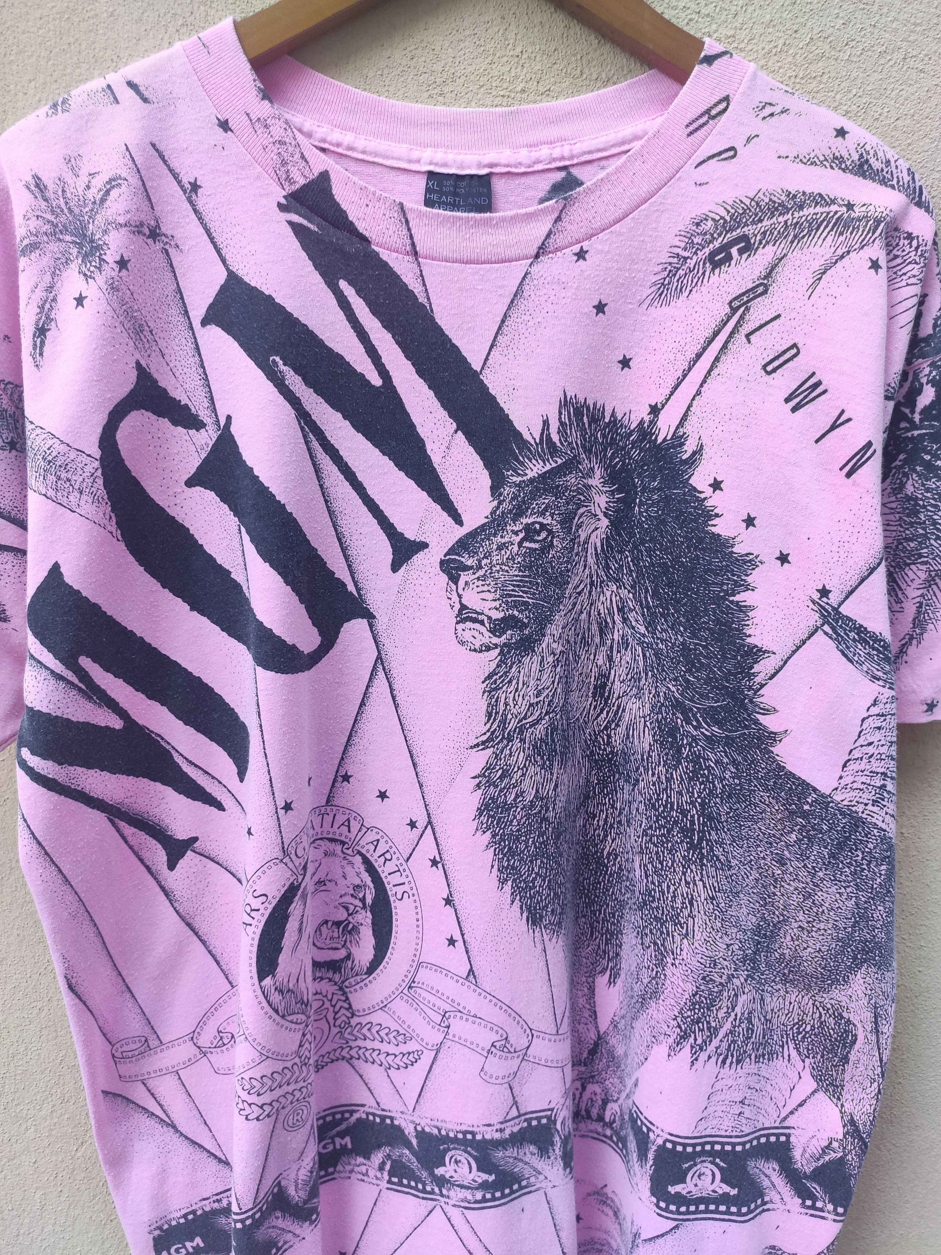 Vintage 🔥 Vintage 80s Vintage MGM Grand t shirt full print Size US L / EU 52-54 / 3 - 2 Thumbnail