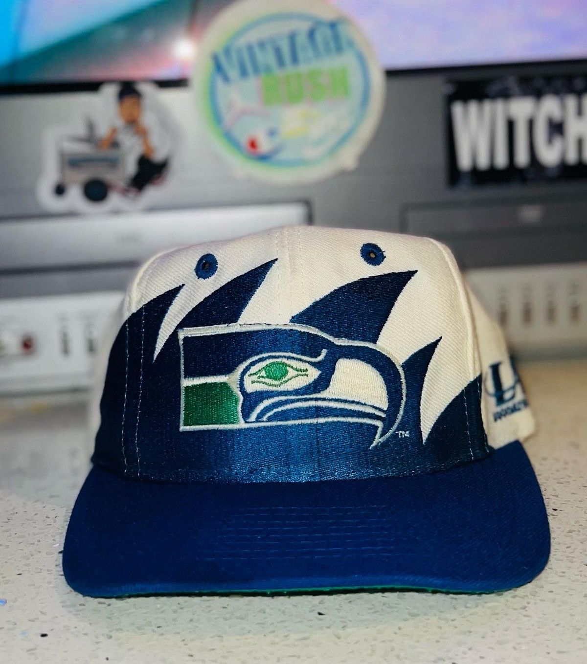 Vintage Seattle Seahawks NFL Logo 7 Shark Tooth Saw Snapback Hat