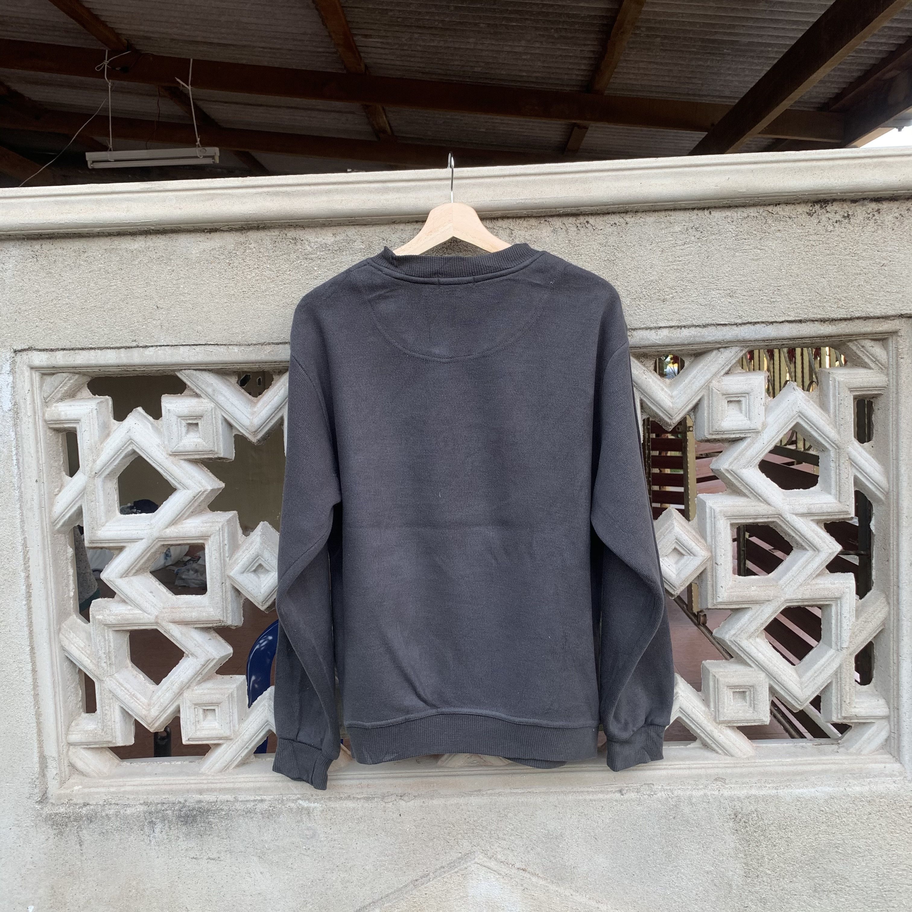 Japanese Brand Vintage Bow Spell Out Crewneck Pullover Sweatshirts Size US L / EU 52-54 / 3 - 6 Thumbnail