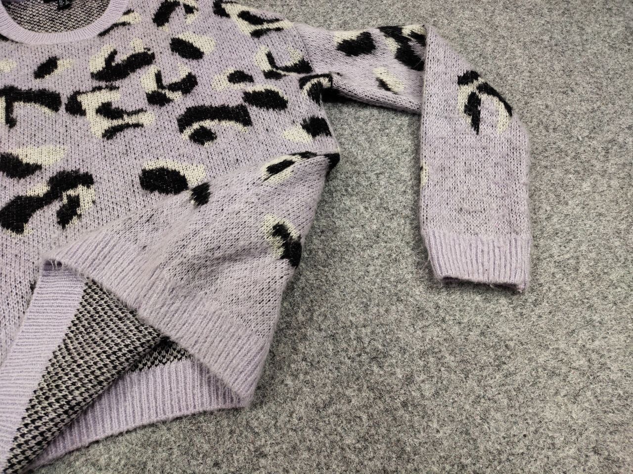 Japanese Brand Vintage 90s Japanese Sweaters Knitwear crew chak leopard Size US S / EU 44-46 / 1 - 13 Thumbnail